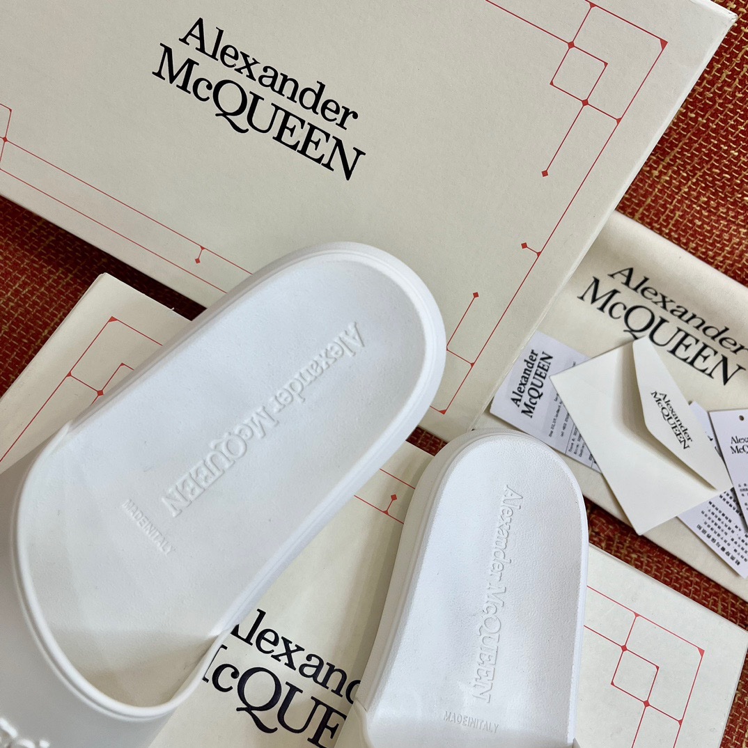 McQueen 2023 Couple Slippers - Image 7