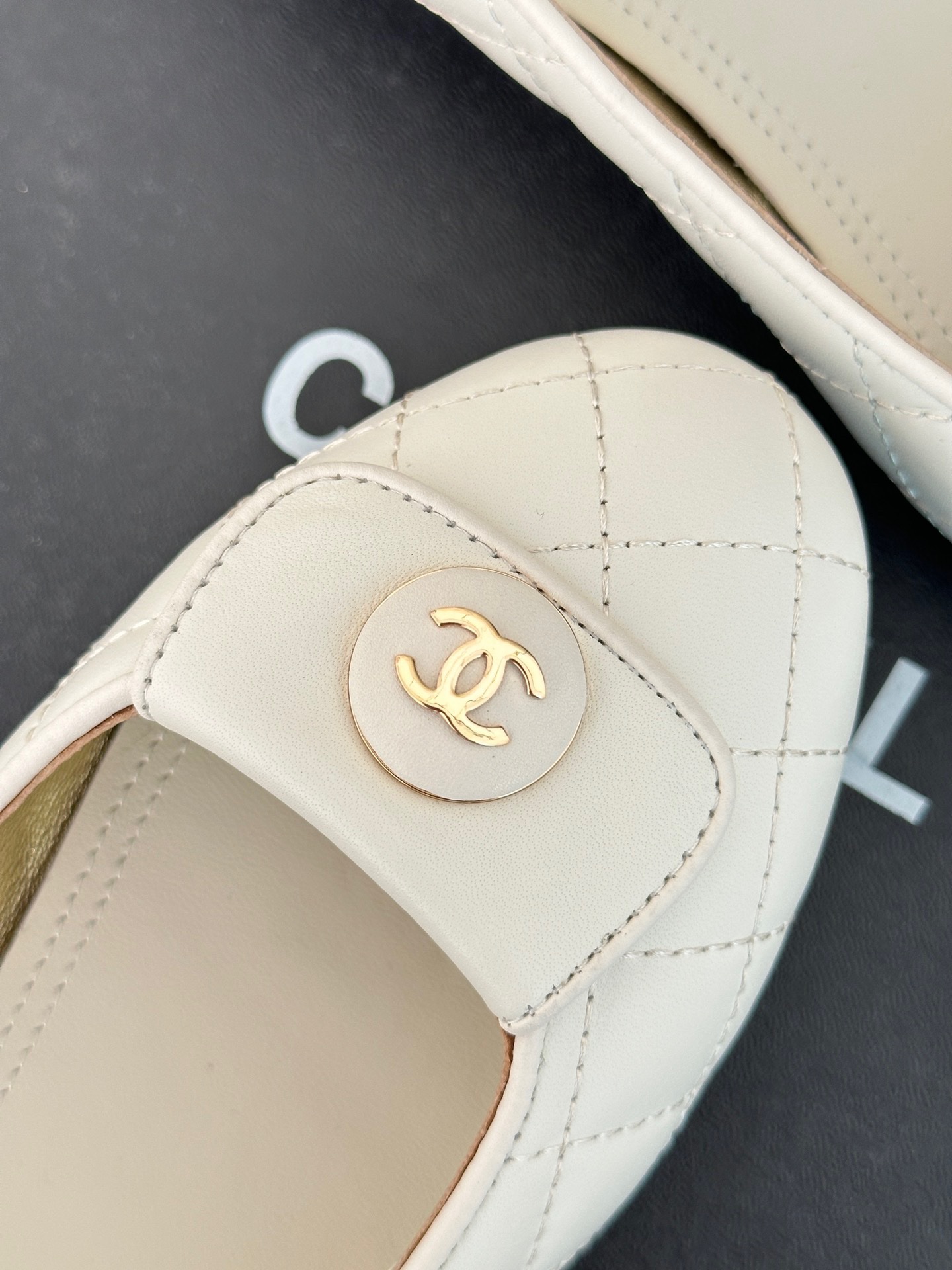 Chanel 2023 New Ballet Shoes - Image 6