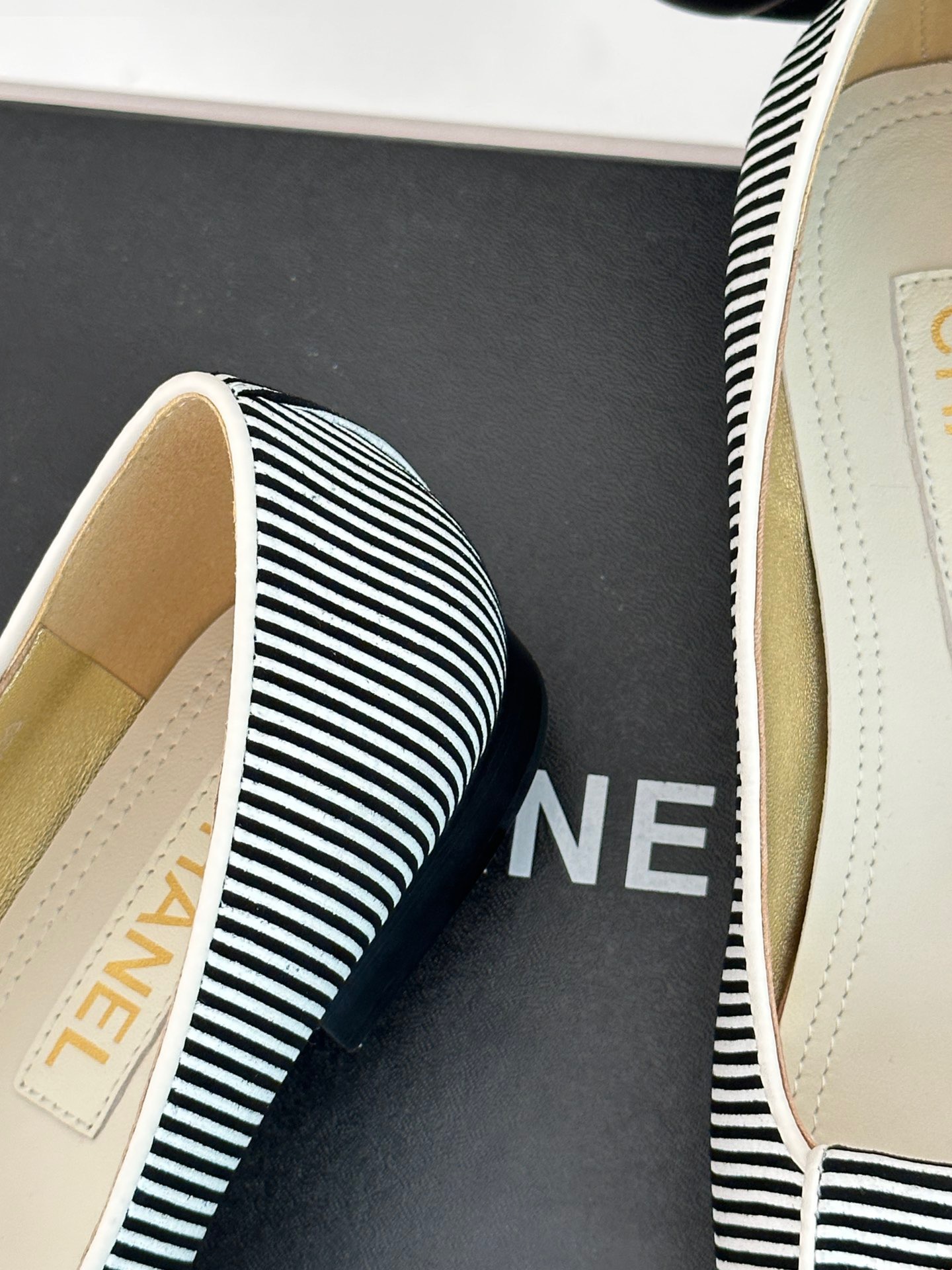 Chanel 2023 New Ballet Shoes - Image 5