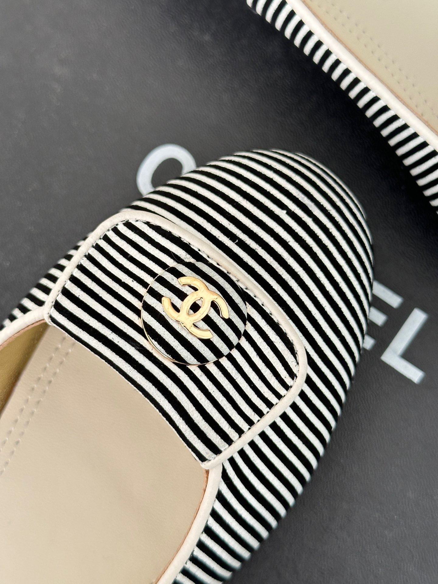 Chanel 2023 New Ballet Shoes - Image 6