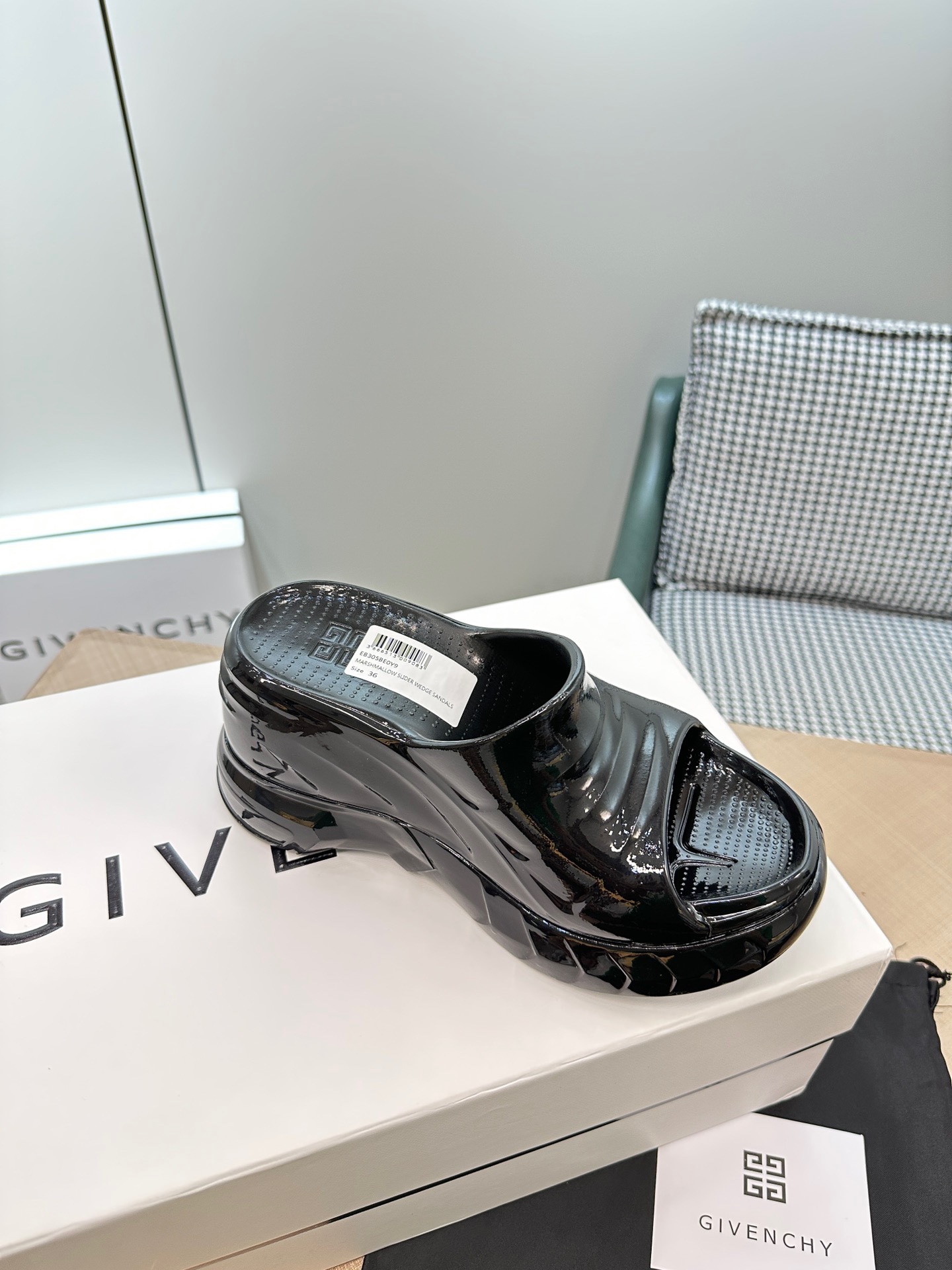 Givenchy 2023 Wedge Heel Thick Bottom Sandals - Image 4