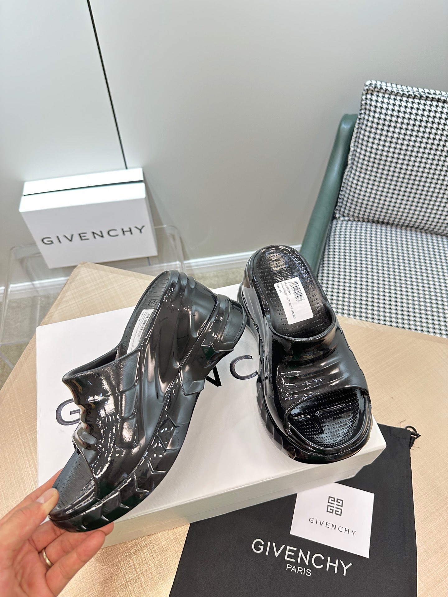 Givenchy 2023 Wedge Heel Thick Bottom Sandals - Image 3