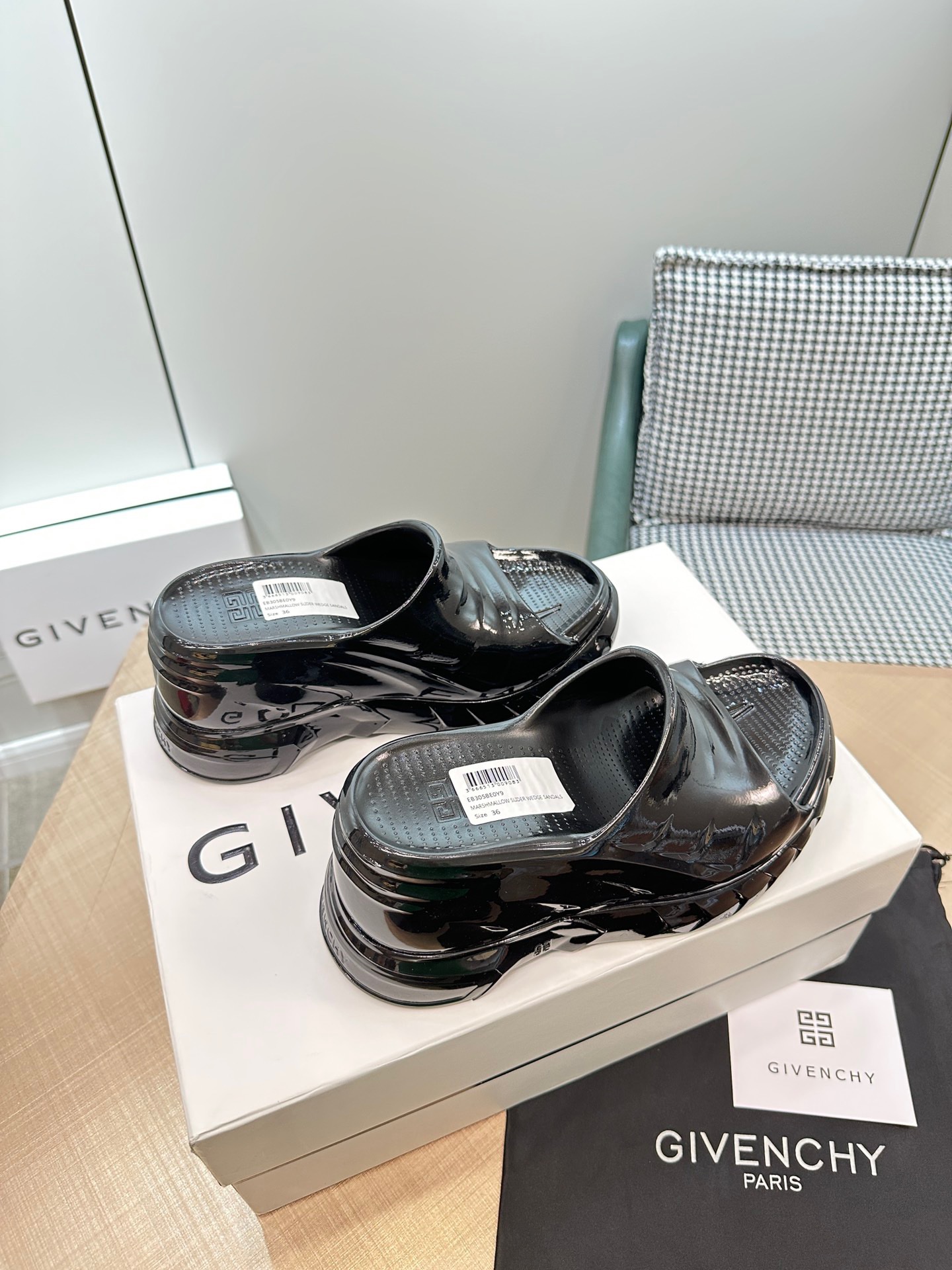 Givenchy 2023 Wedge Heel Thick Bottom Sandals - Image 6