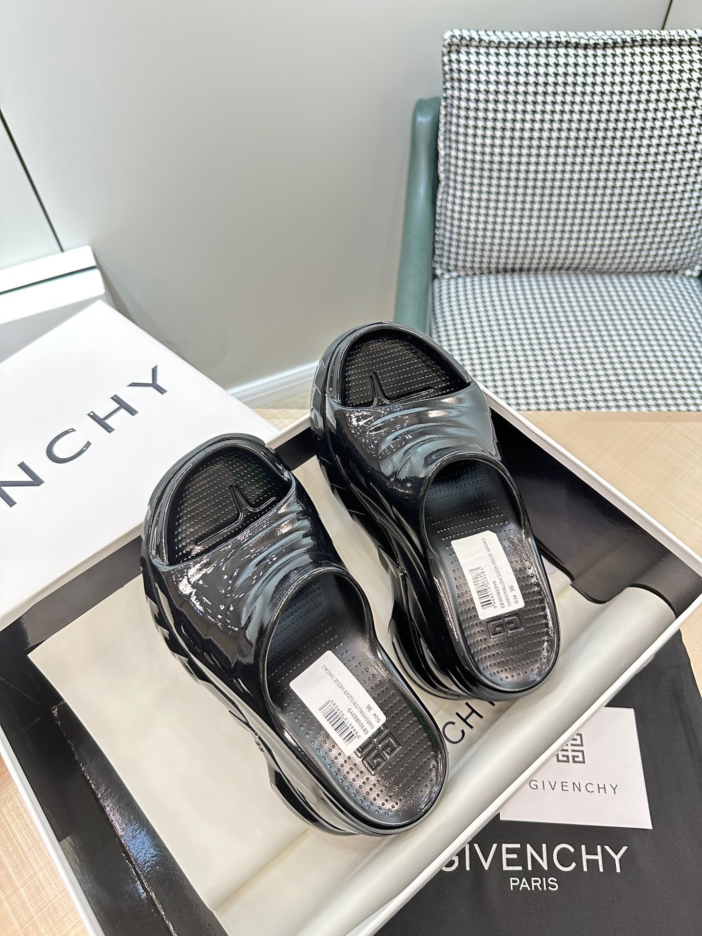 Givenchy 2023 Wedge Heel Thick Bottom Sandals - Image 7