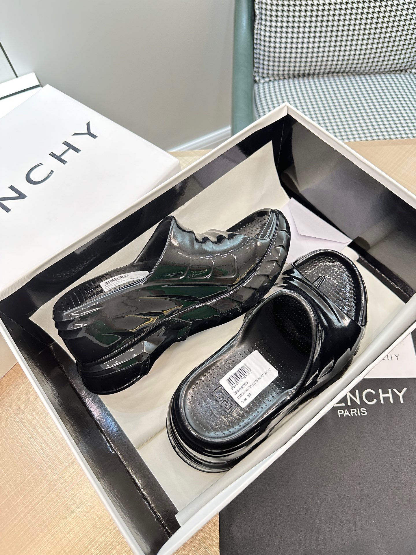 Givenchy 2023 Wedge Heel Thick Bottom Sandals - Image 9