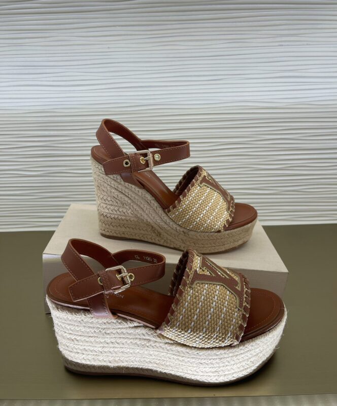 Louis Vuitton 2023 New Straw Woven Sandals