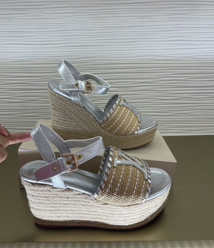 Louis Vuitton 2023 New Straw Woven Sandals