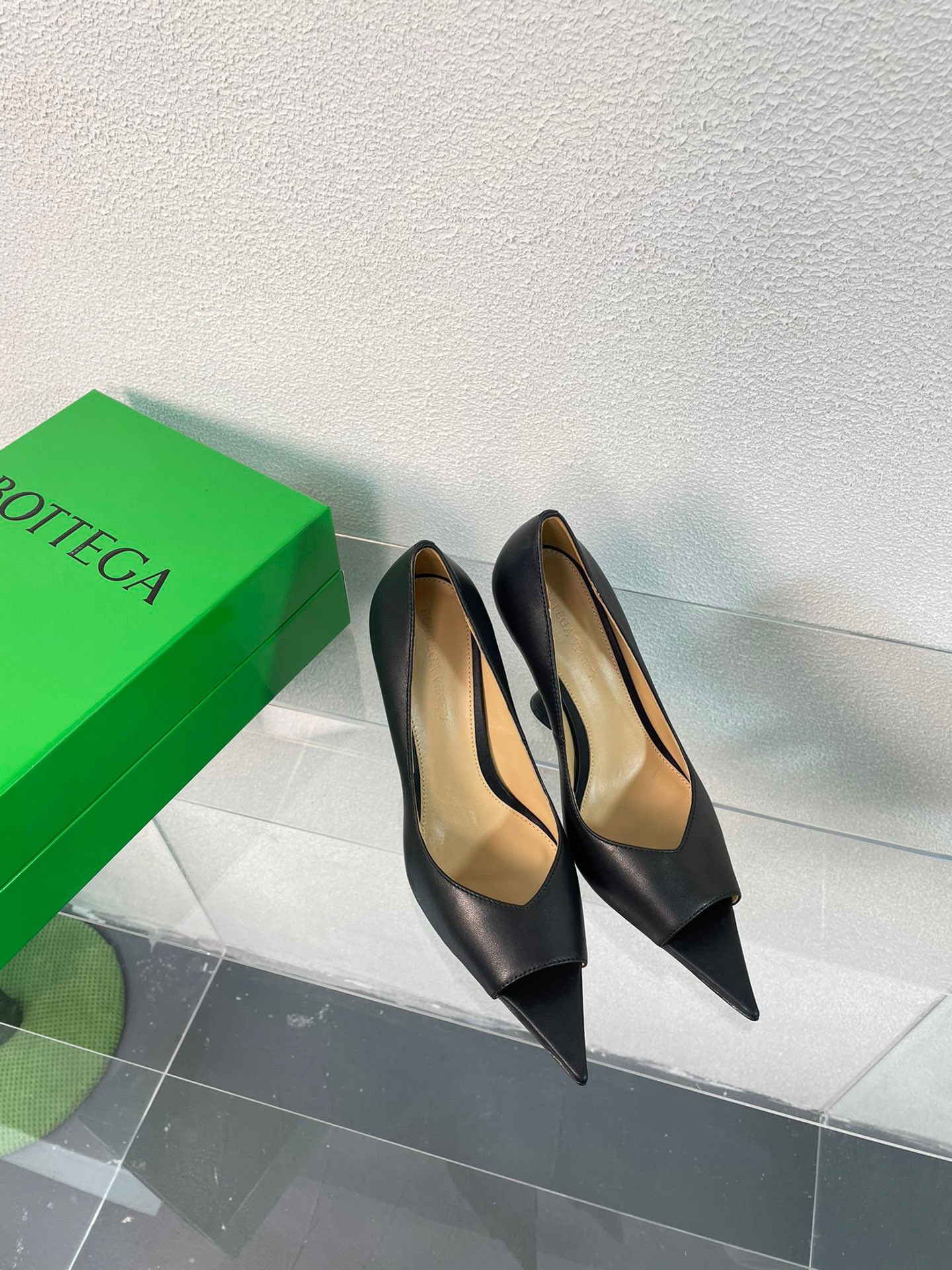 Bottega Veneta 2023 Puntas Wedges Shoes - Image 2