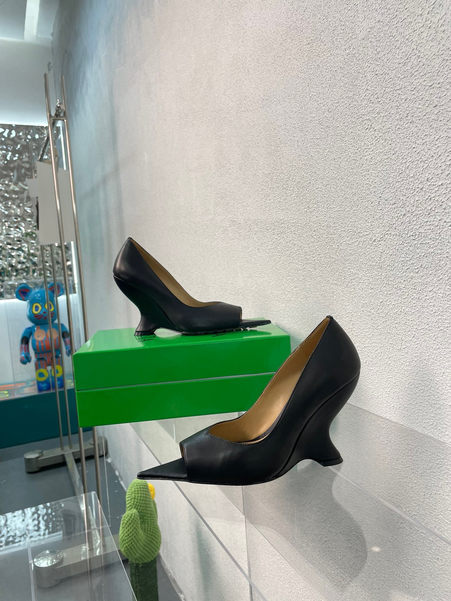 Bottega Veneta 2023 Puntas Wedges Shoes - Image 3