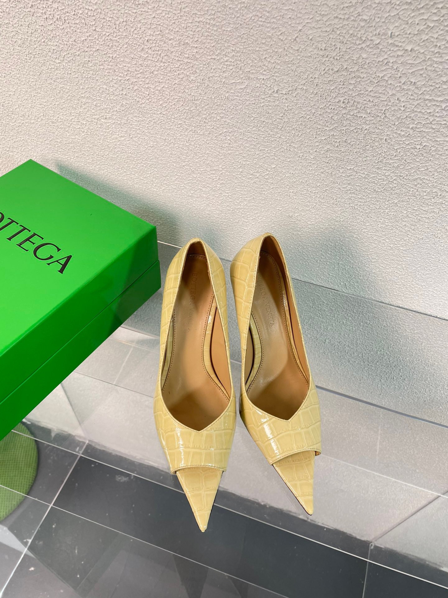 Bottega Veneta 2023 Puntas Wedges Shoes - Image 2