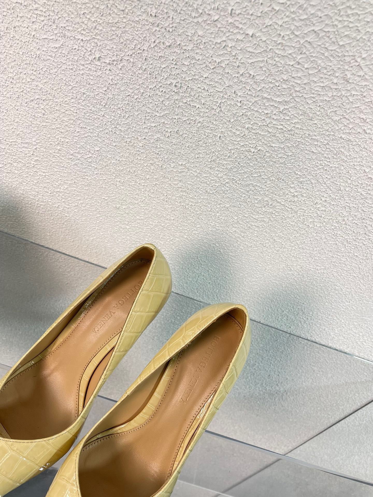 Bottega Veneta 2023 Puntas Wedges Shoes - Image 9