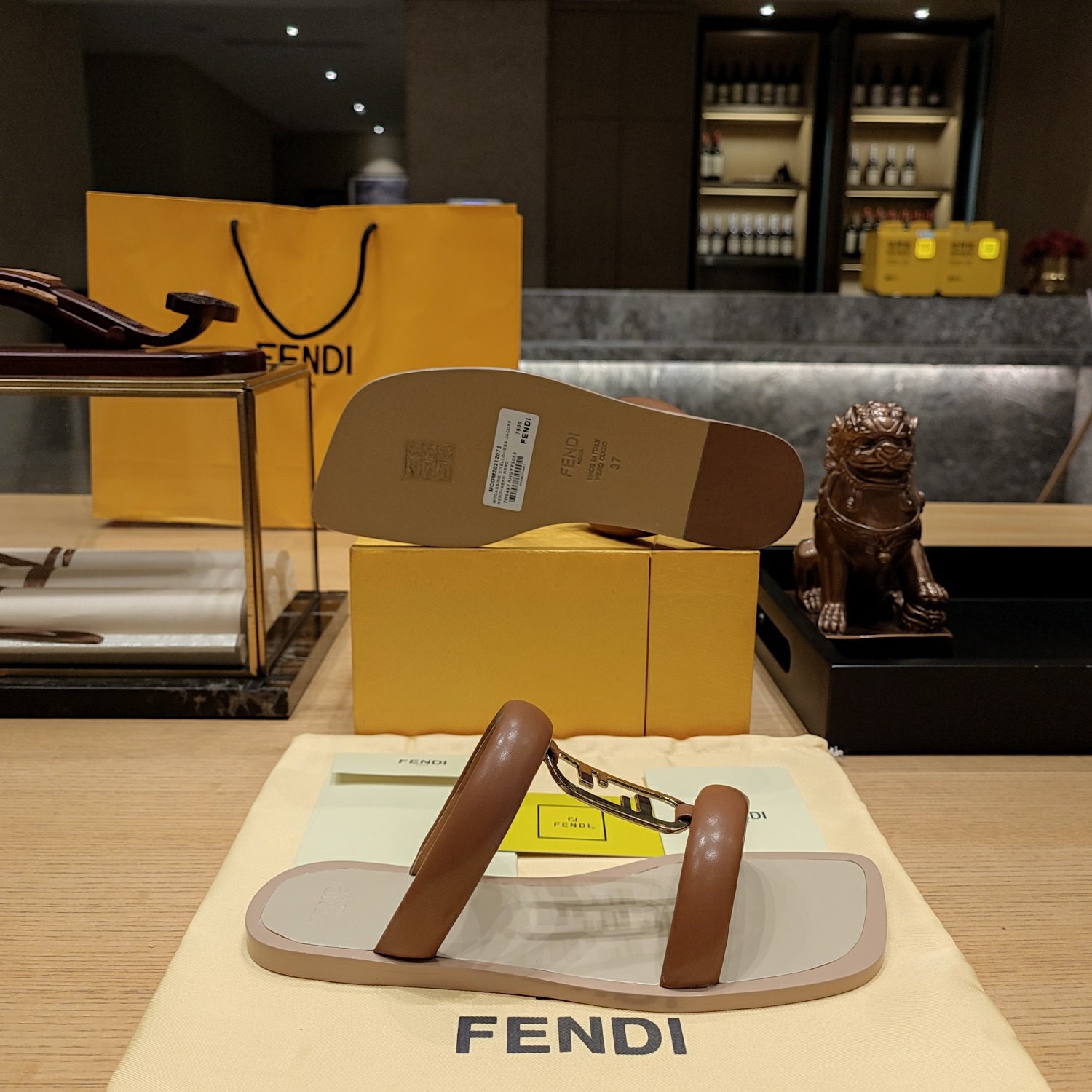 Fendi 2023 New Sandals - Image 8