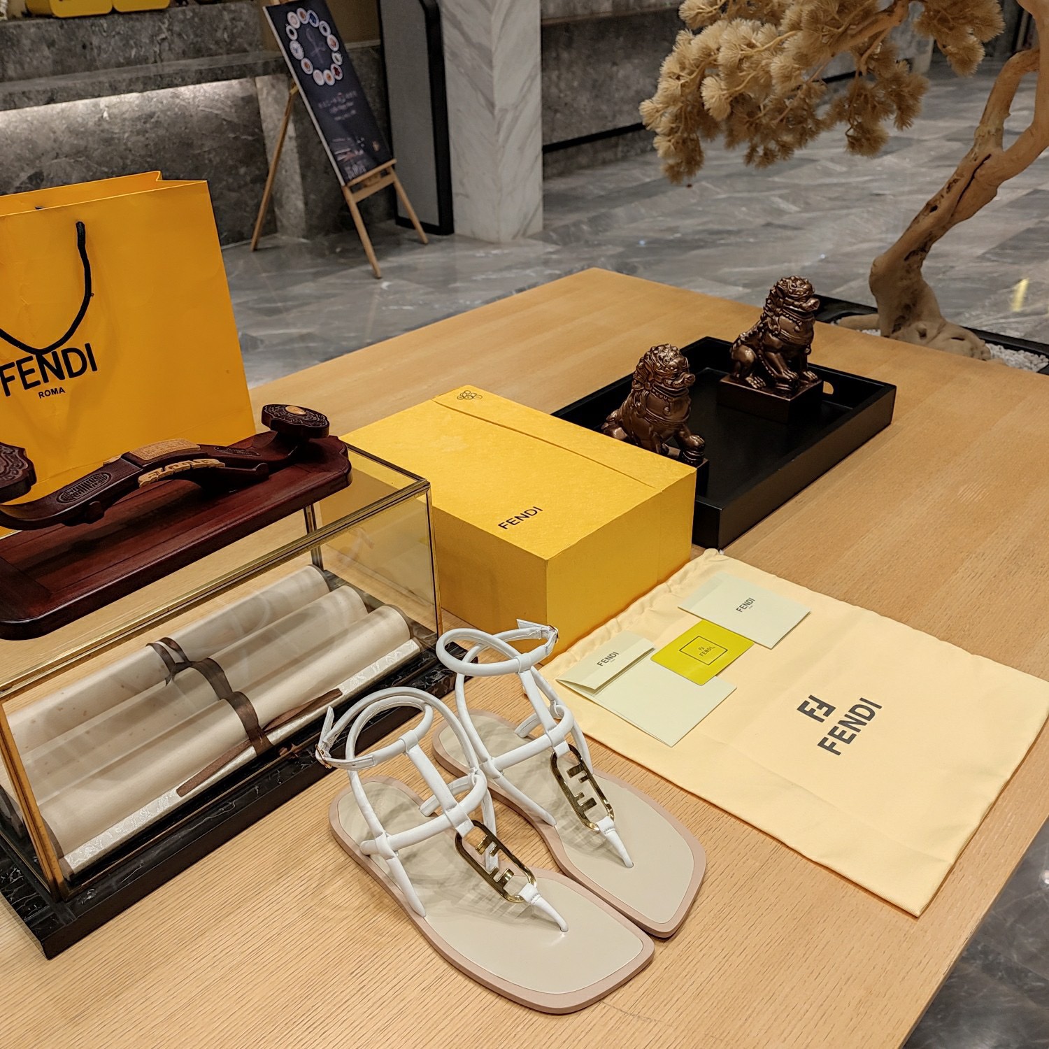 Fendi 2023 New Sandals - Image 4