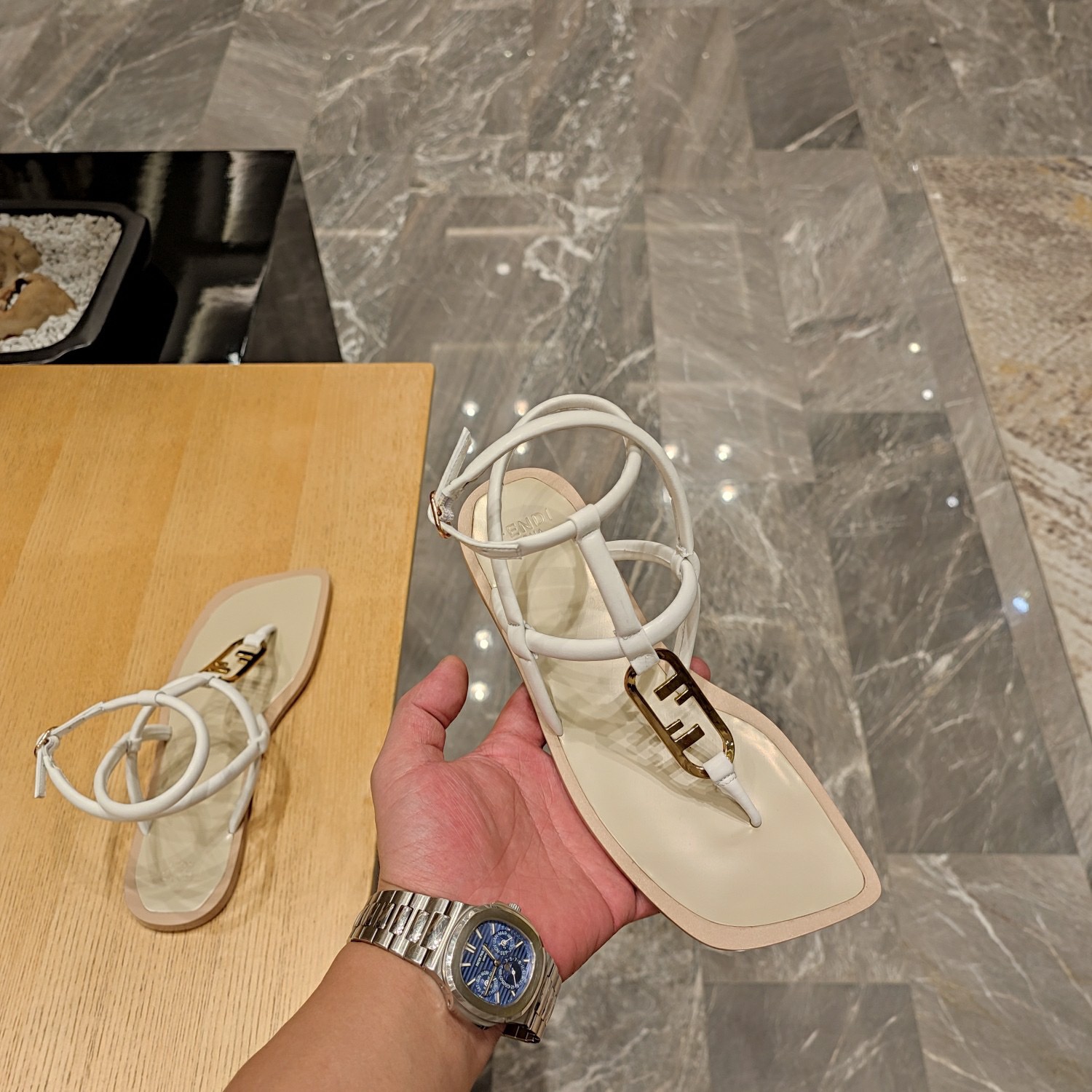 Fendi 2023 New Sandals - Image 9