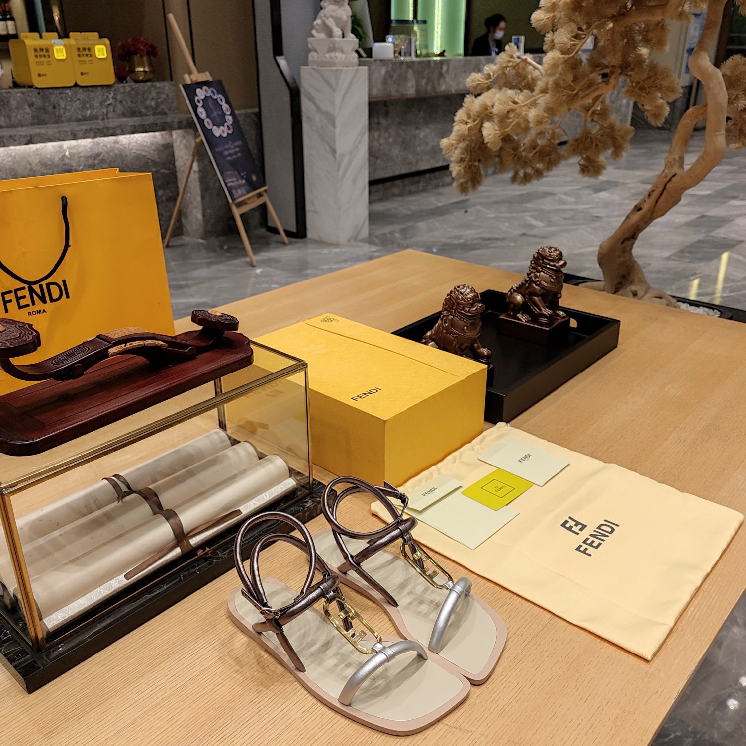 Fendi 2023 New Sandals - Image 4