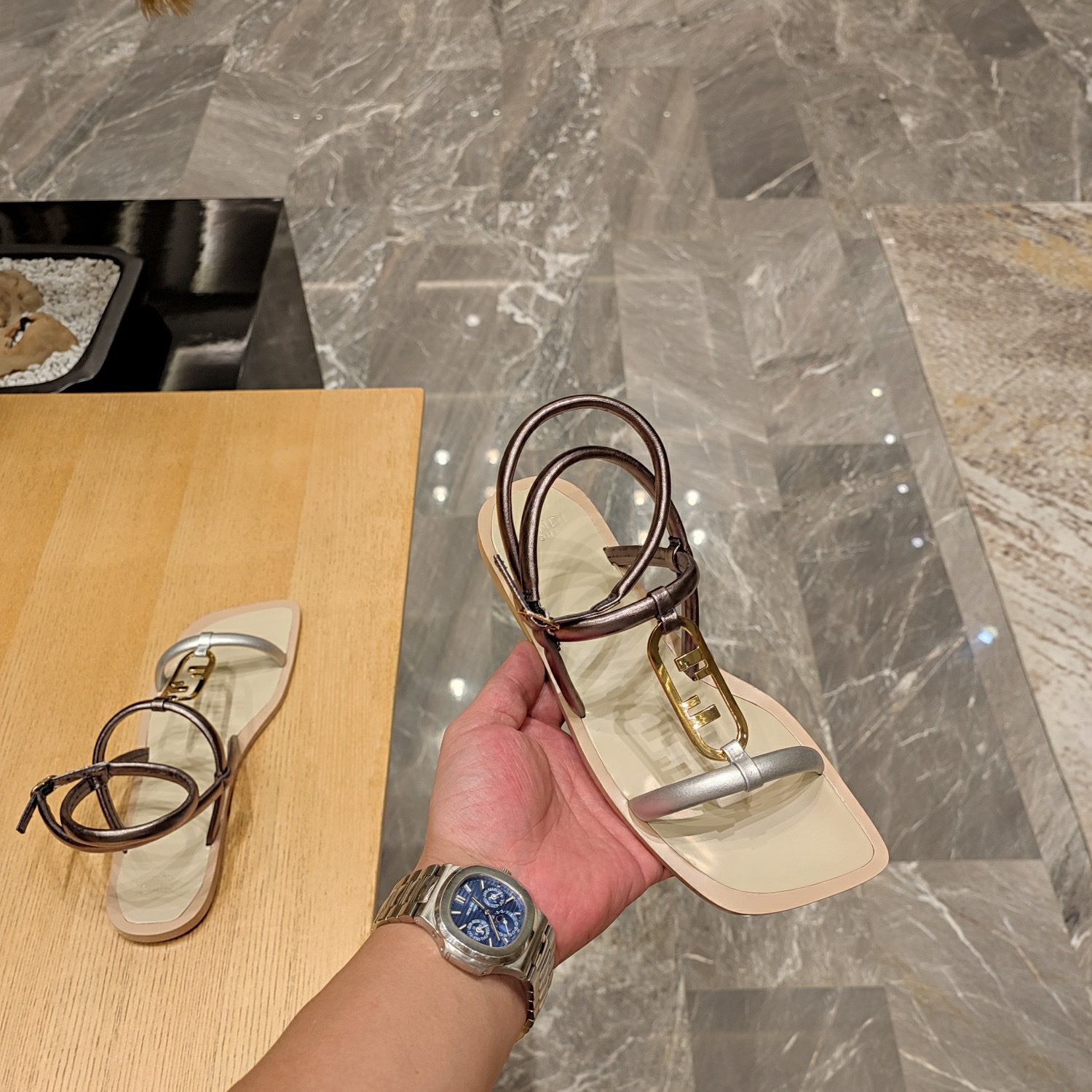 Fendi 2023 New Sandals - Image 9