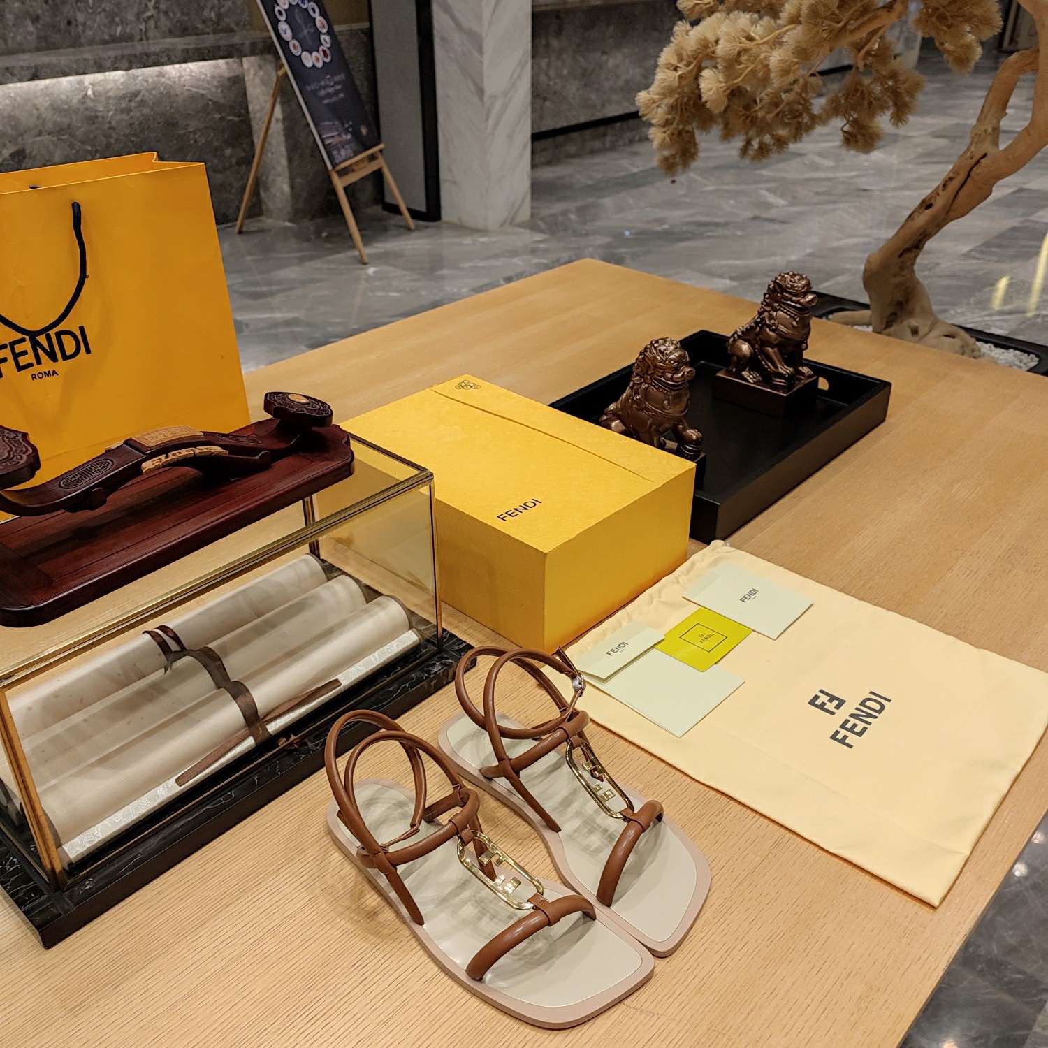 Fendi 2023 New Sandals - Image 4