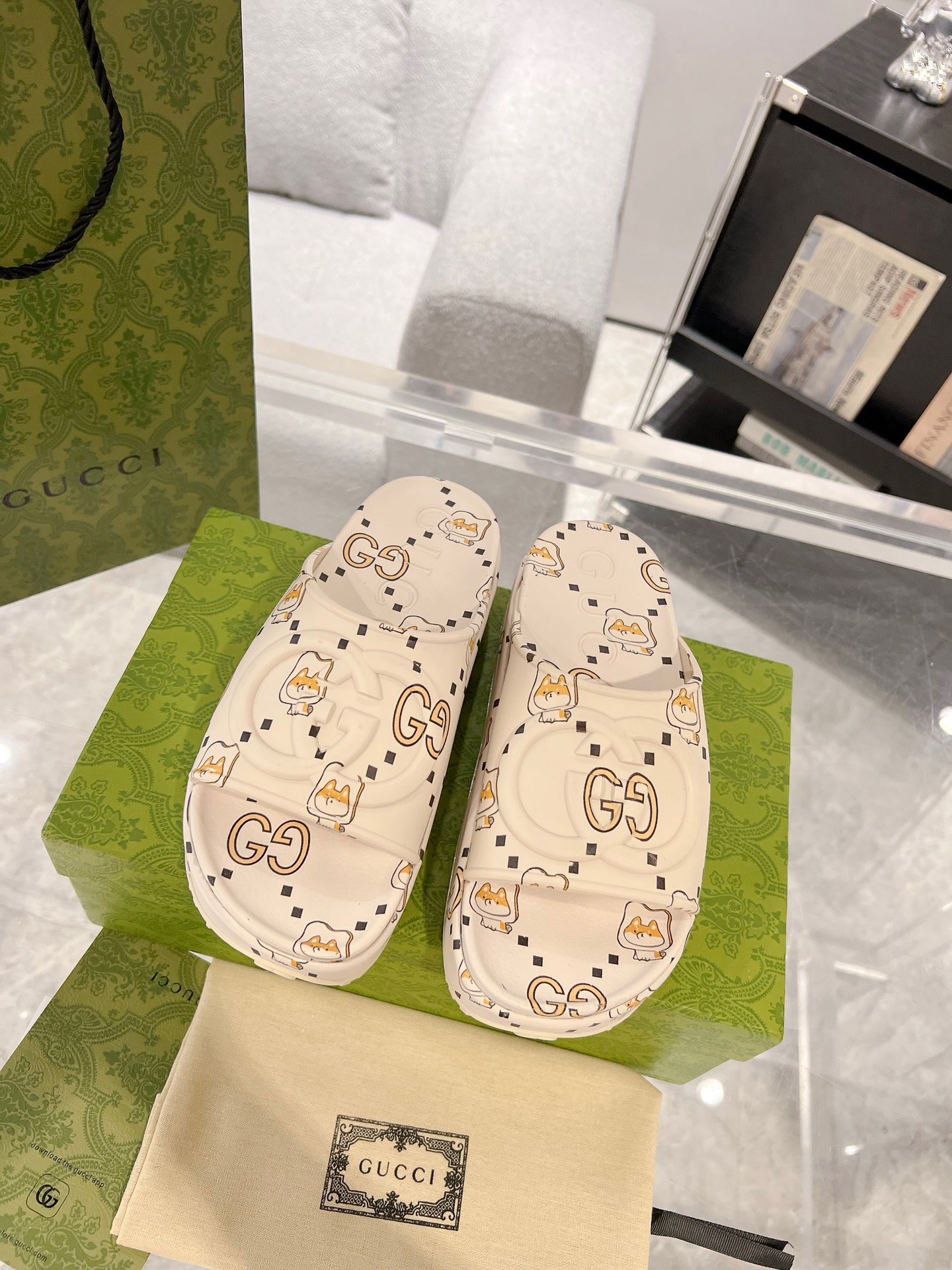 Gucci 2023 New Thick-soled Couple Slippers - Image 2