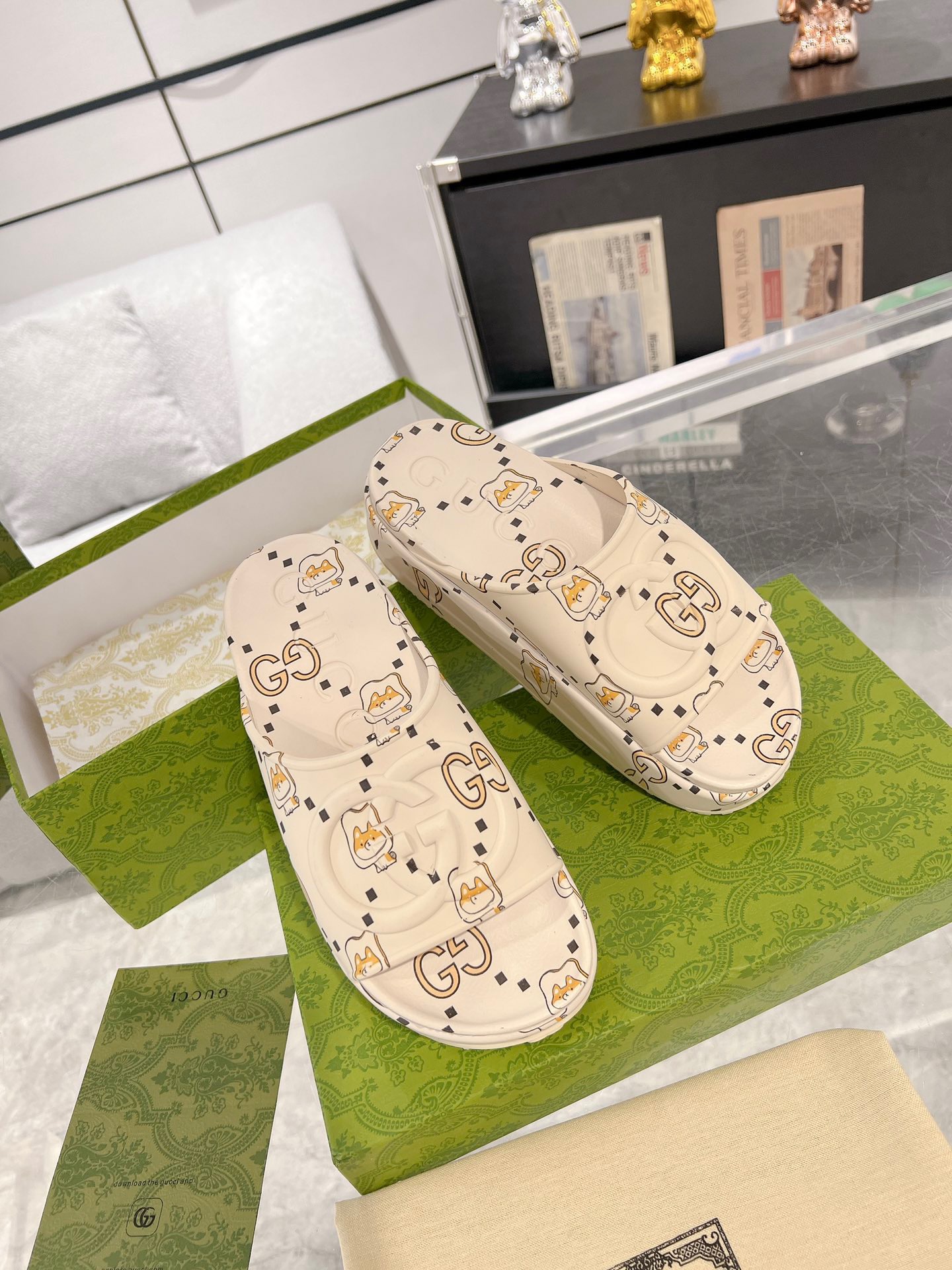Gucci 2023 New Thick-soled Couple Slippers - Image 4