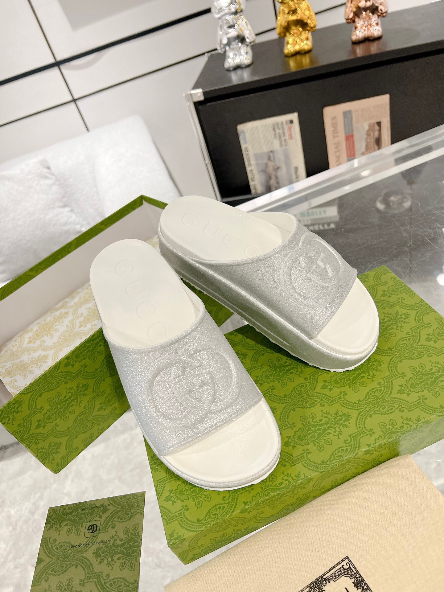 Gucci 2023 New Thick-soled Couple Slippers - Image 4