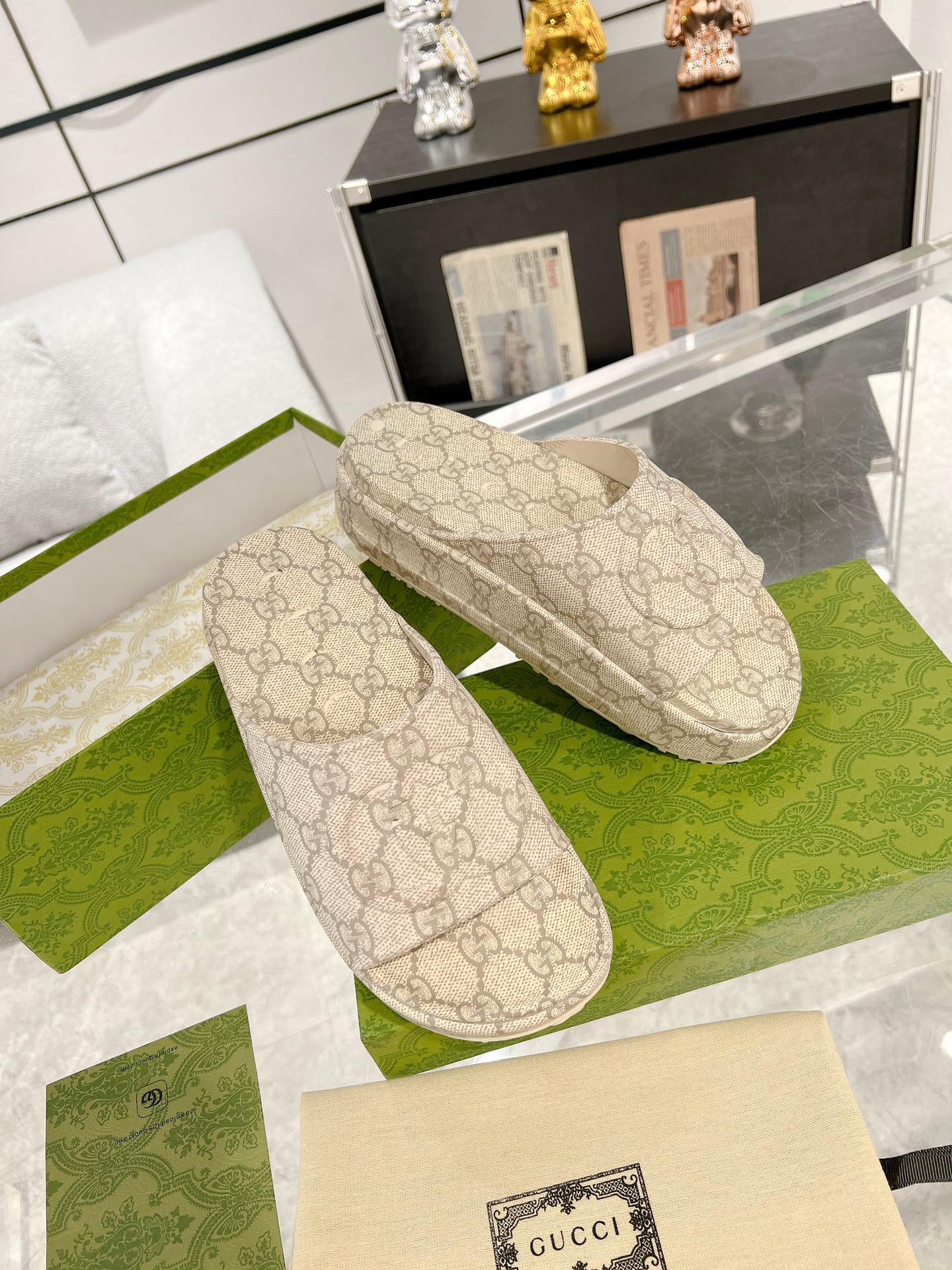 Gucci 2023 New Thick-soled Couple Slippers - Image 3