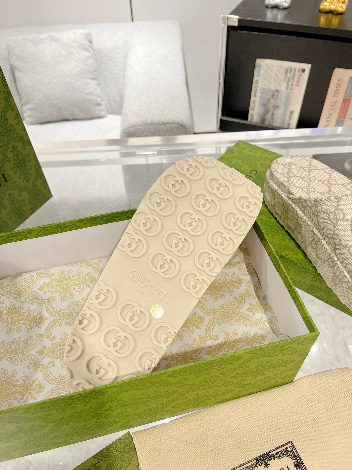 Gucci 2023 New Thick-soled Couple Slippers - Image 6