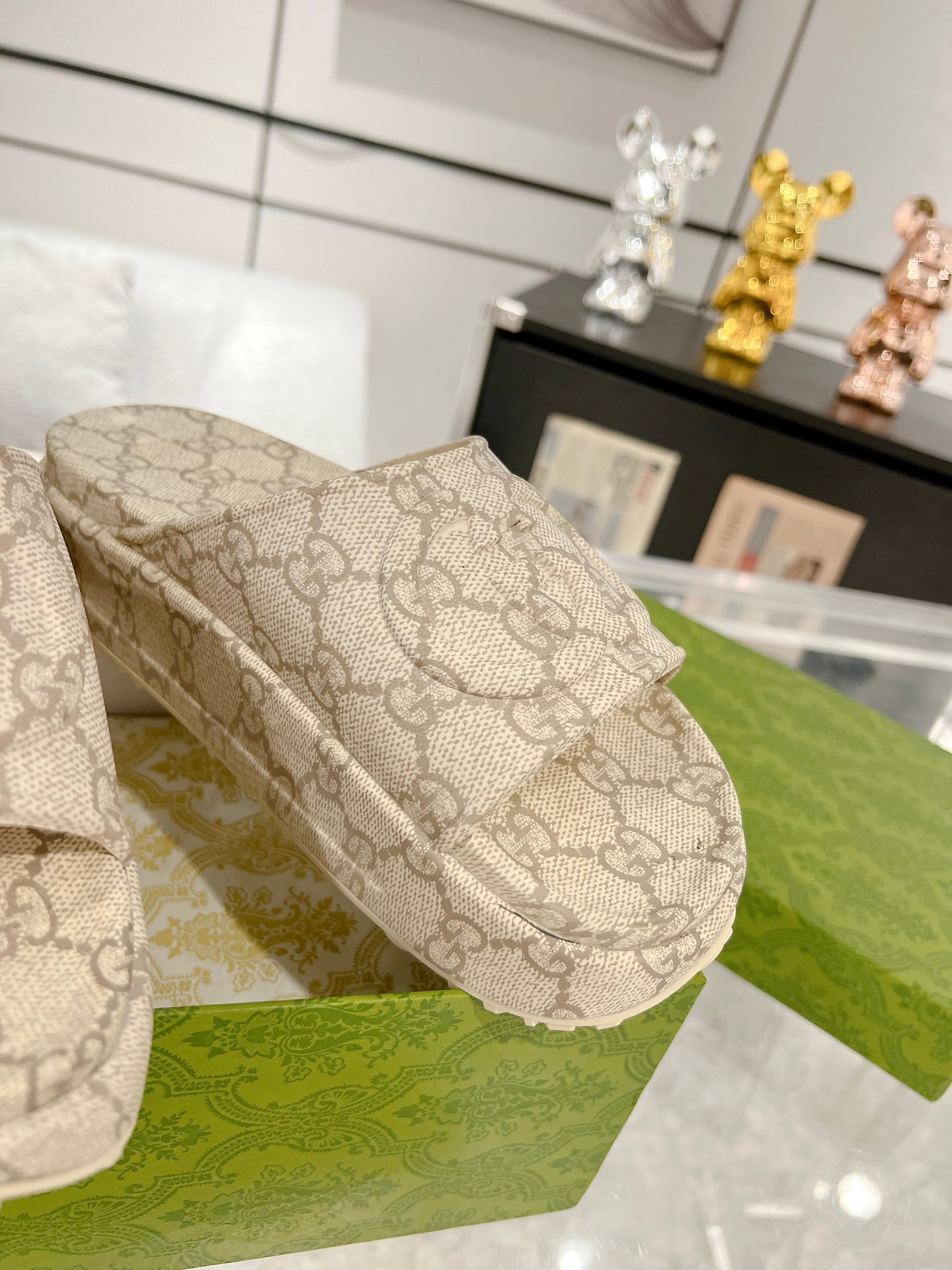 Gucci 2023 New Thick-soled Couple Slippers - Image 8