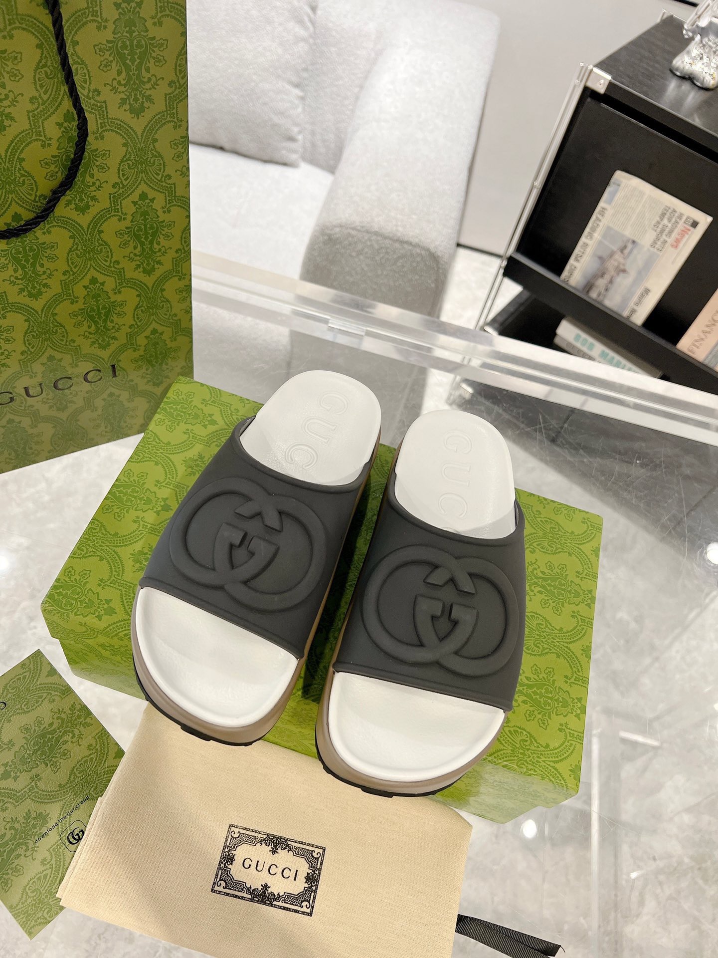 Gucci 2023 New Thick-soled Couple Slippers - Image 2