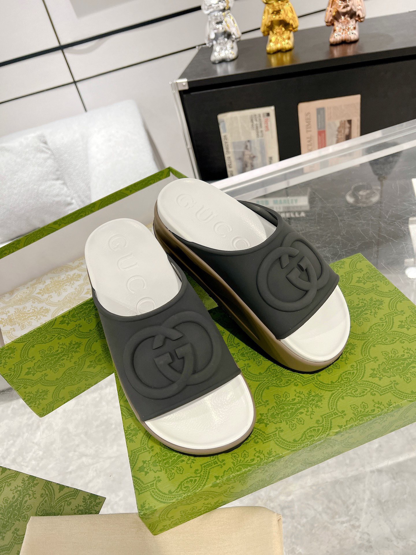 Gucci 2023 New Thick-soled Couple Slippers - Image 4