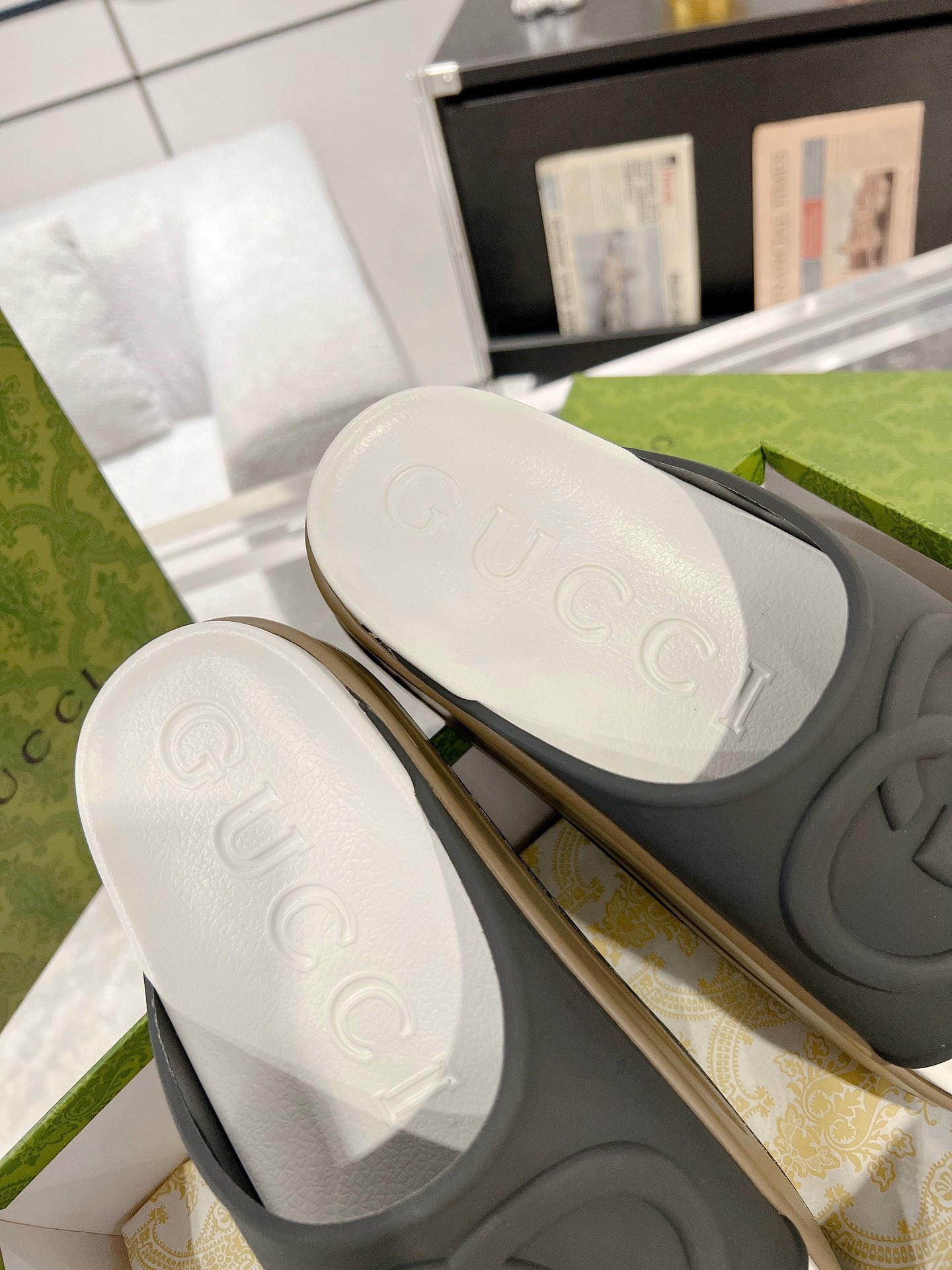 Gucci 2023 New Thick-soled Couple Slippers - Image 9