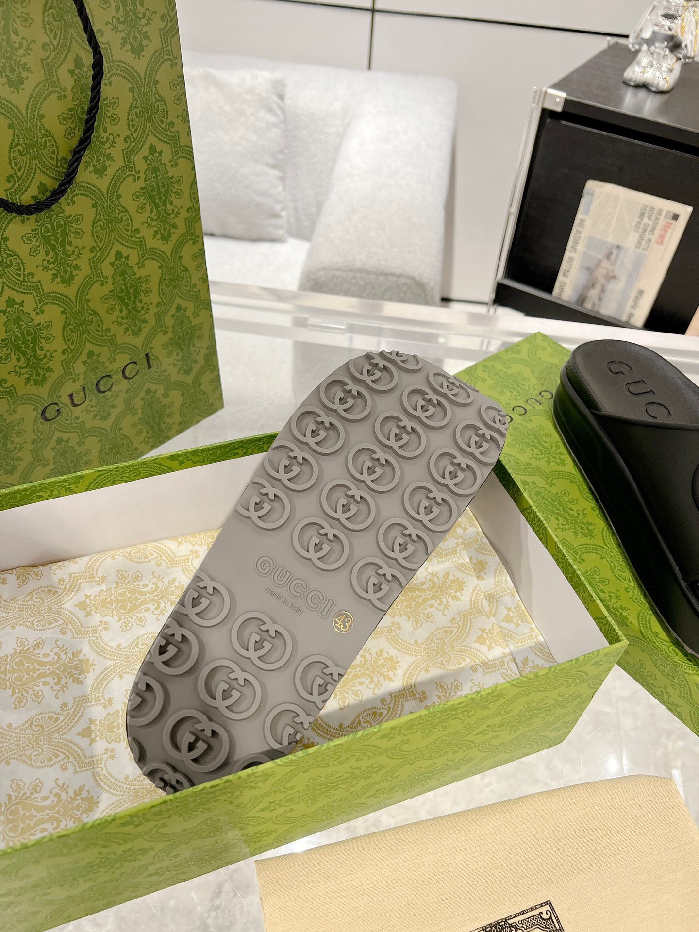 Gucci 2023 New Thick-soled Couple Slippers - Image 9