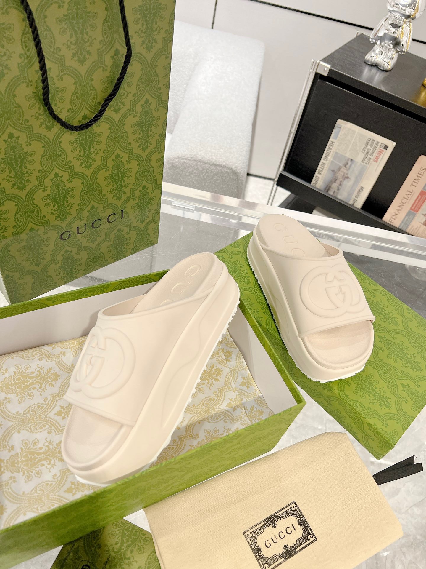 Gucci 2023 New Thick-soled Couple Slippers - Image 5