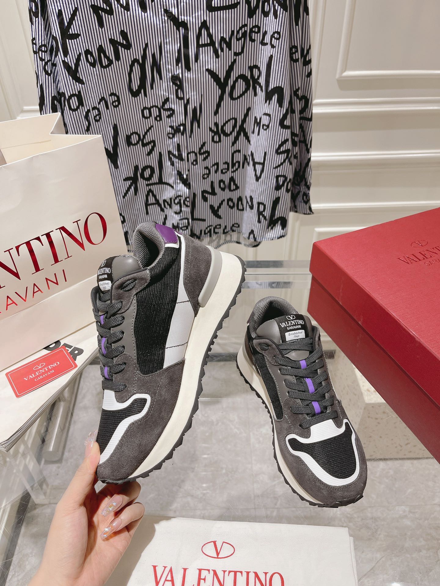 Valentino 2023 New Retro Couple Sneakers - Image 2