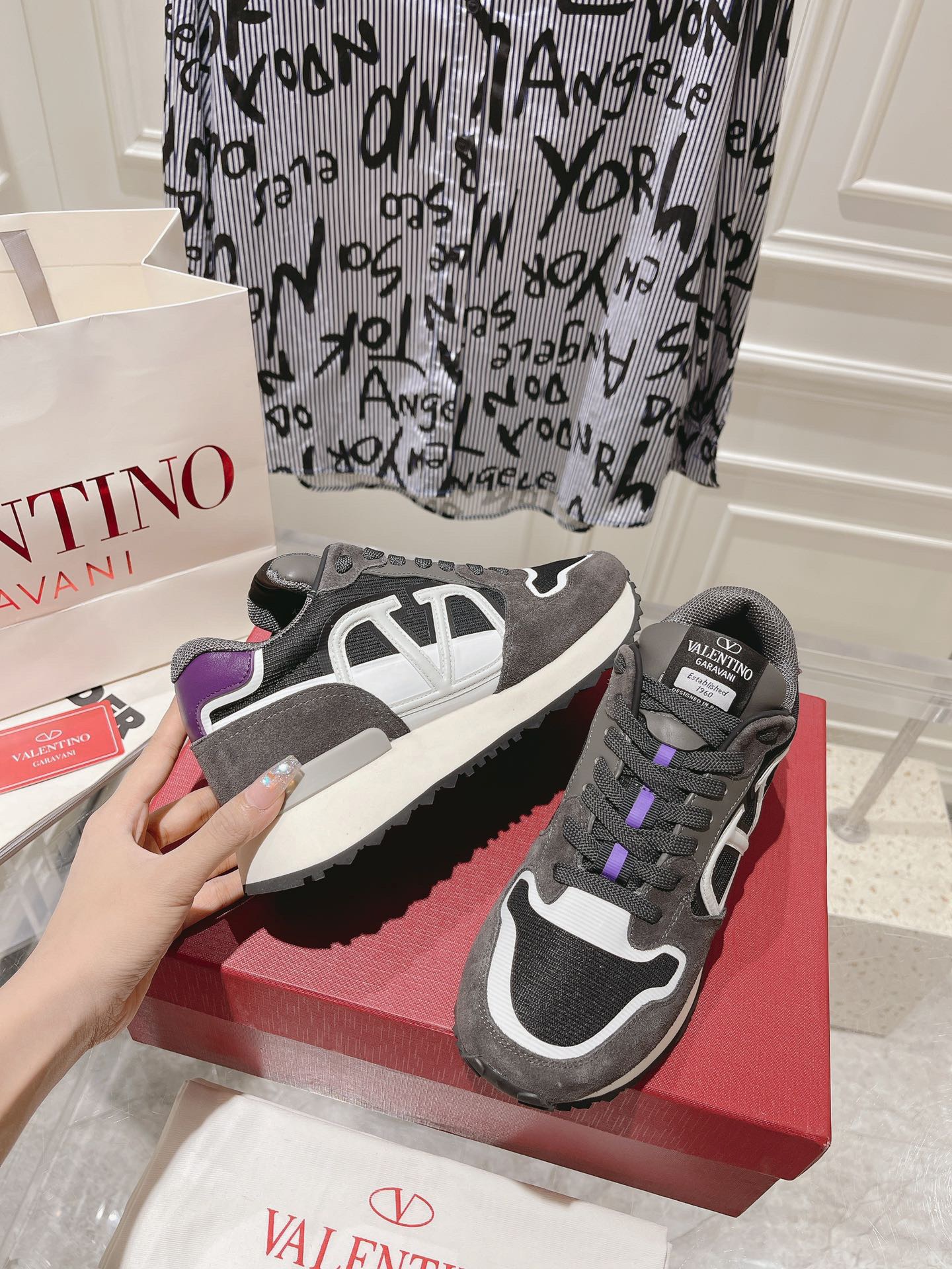 Valentino 2023 New Retro Couple Sneakers - Image 6