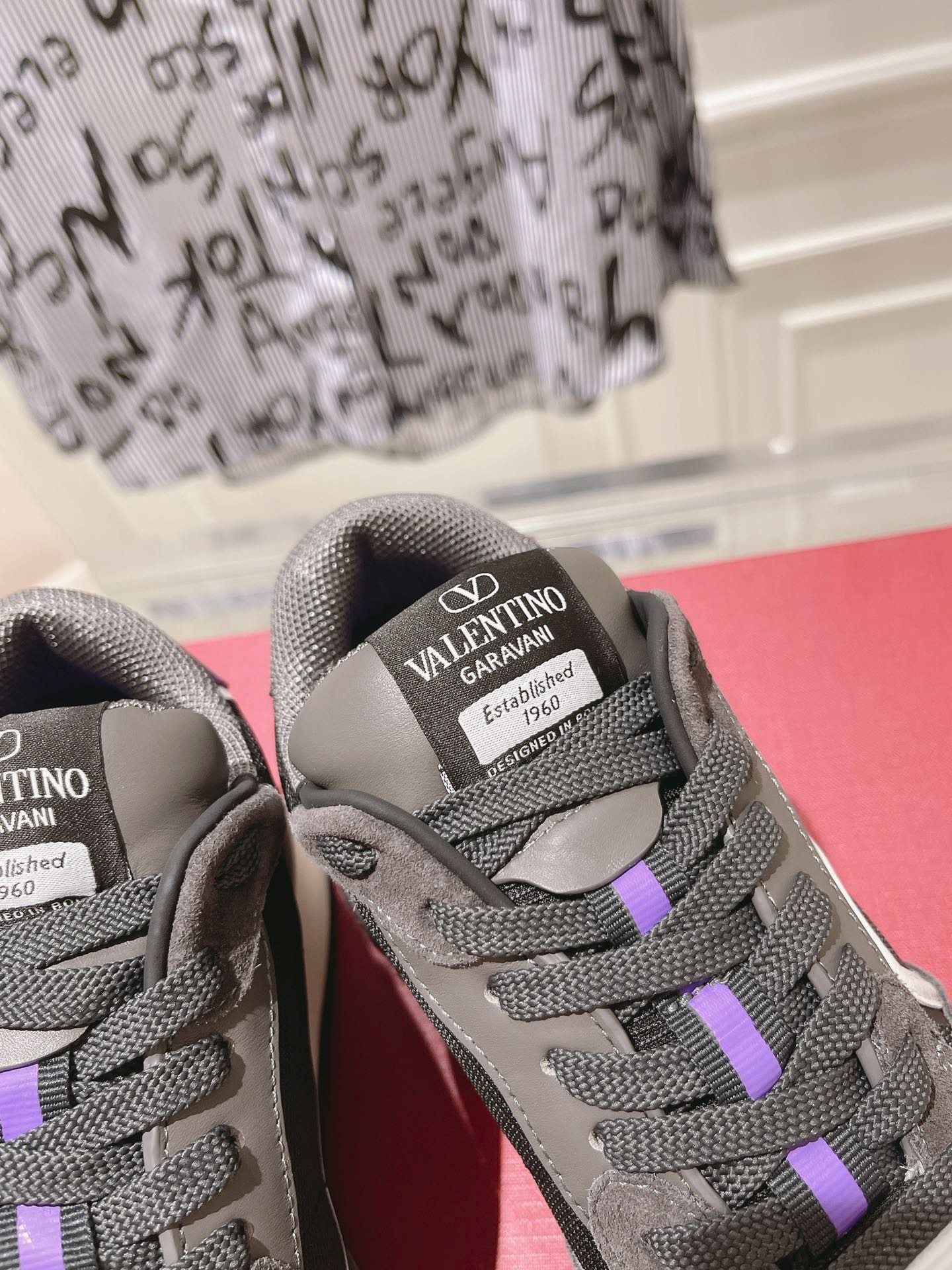 Valentino 2023 New Retro Couple Sneakers - Image 8