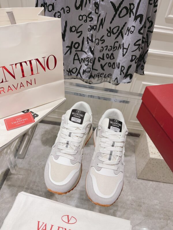 Valentino 2023 New Retro Couple Sneakers