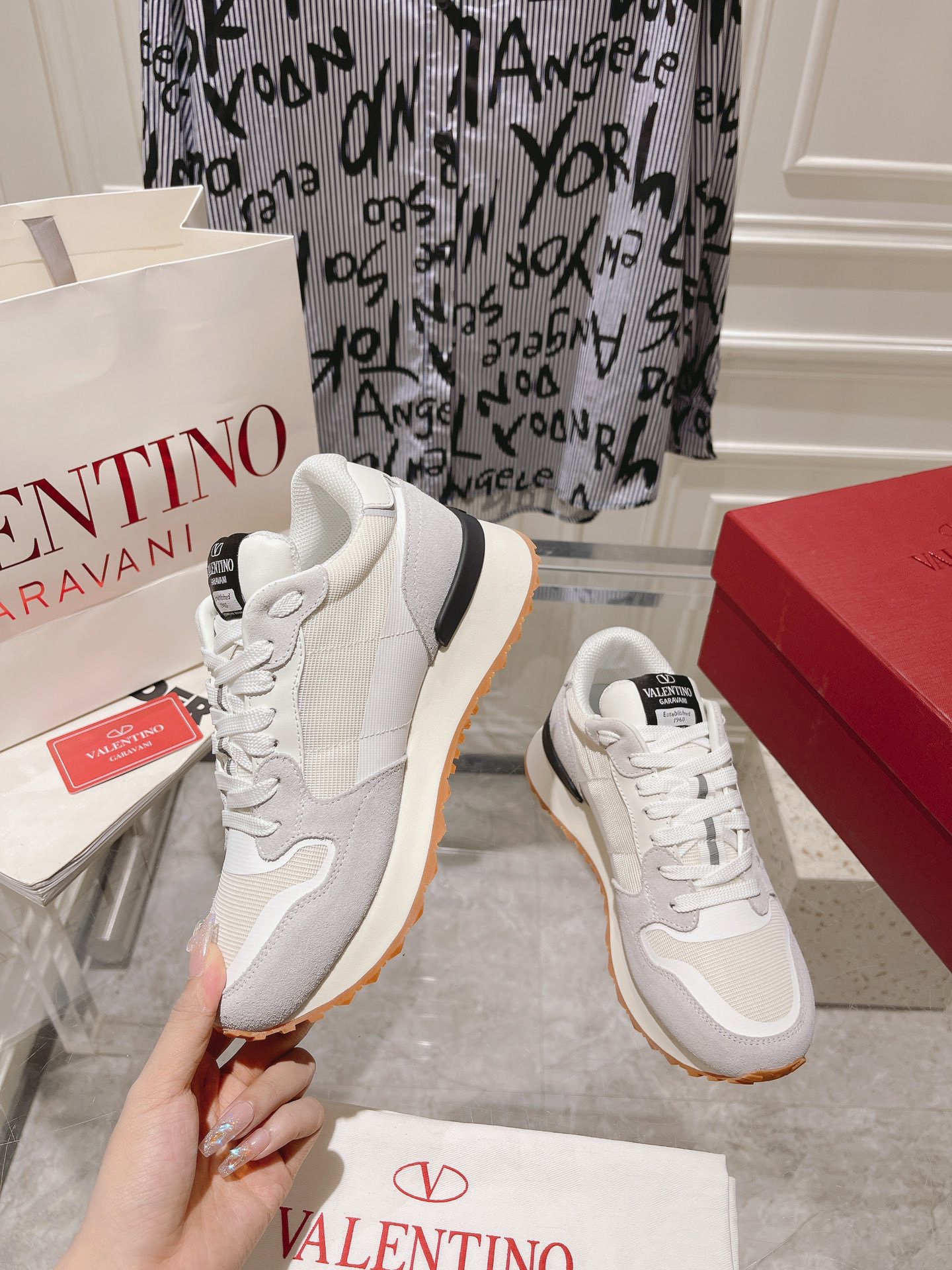 Valentino 2023 New Retro Couple Sneakers - Image 2