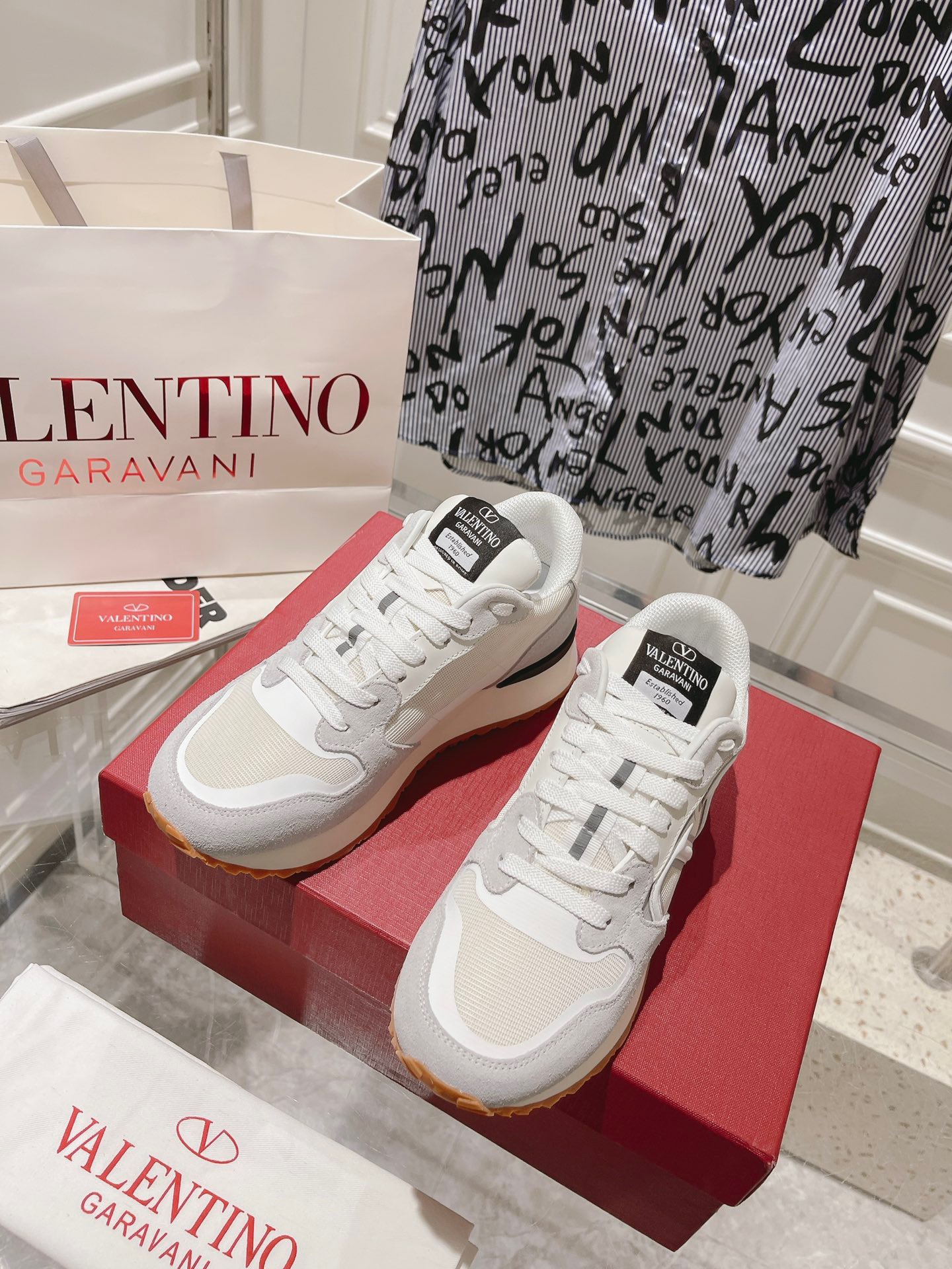 Valentino 2023 New Retro Couple Sneakers - Image 9