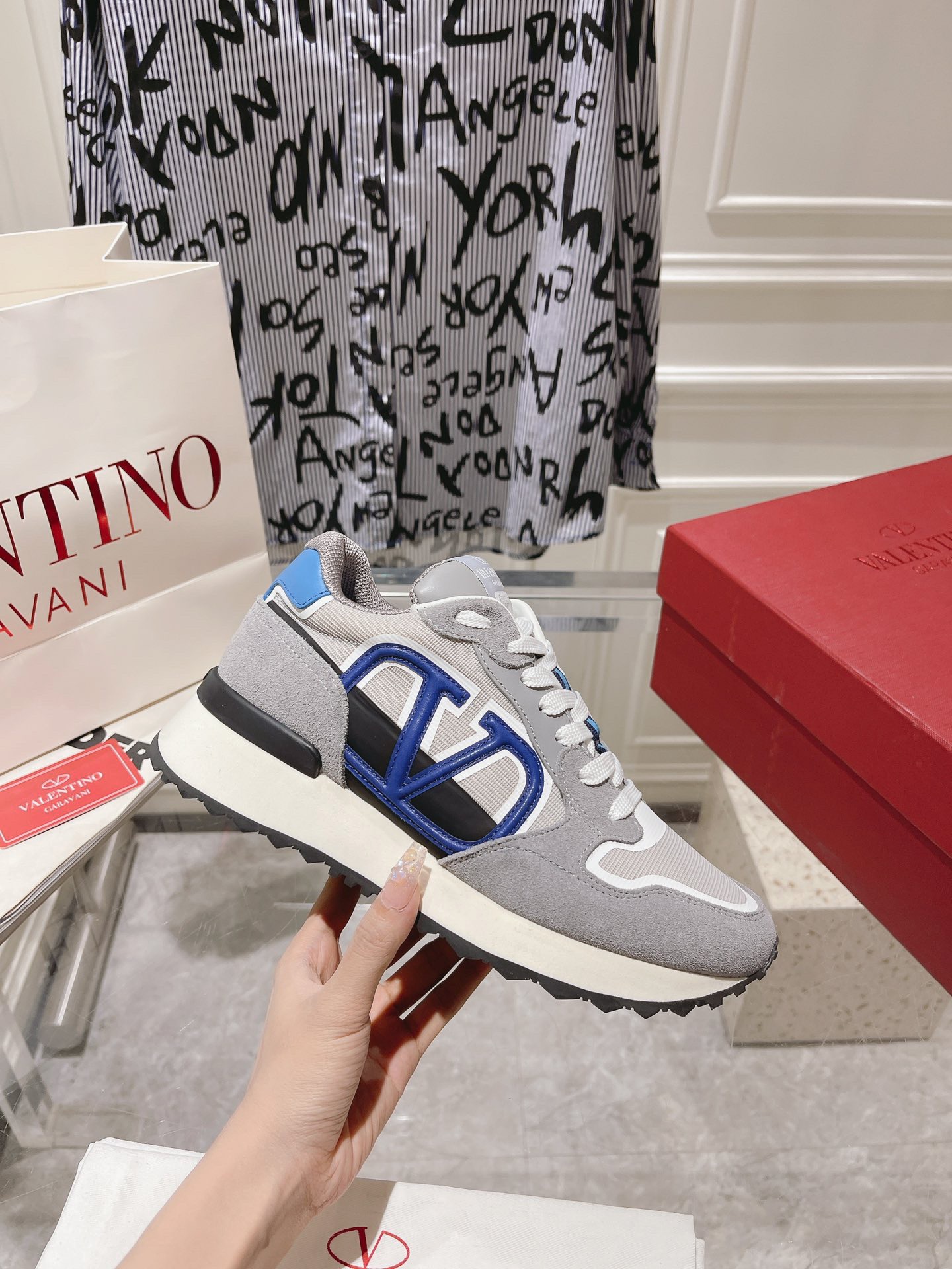Valentino 2023 New Retro Couple Sneakers - Image 6