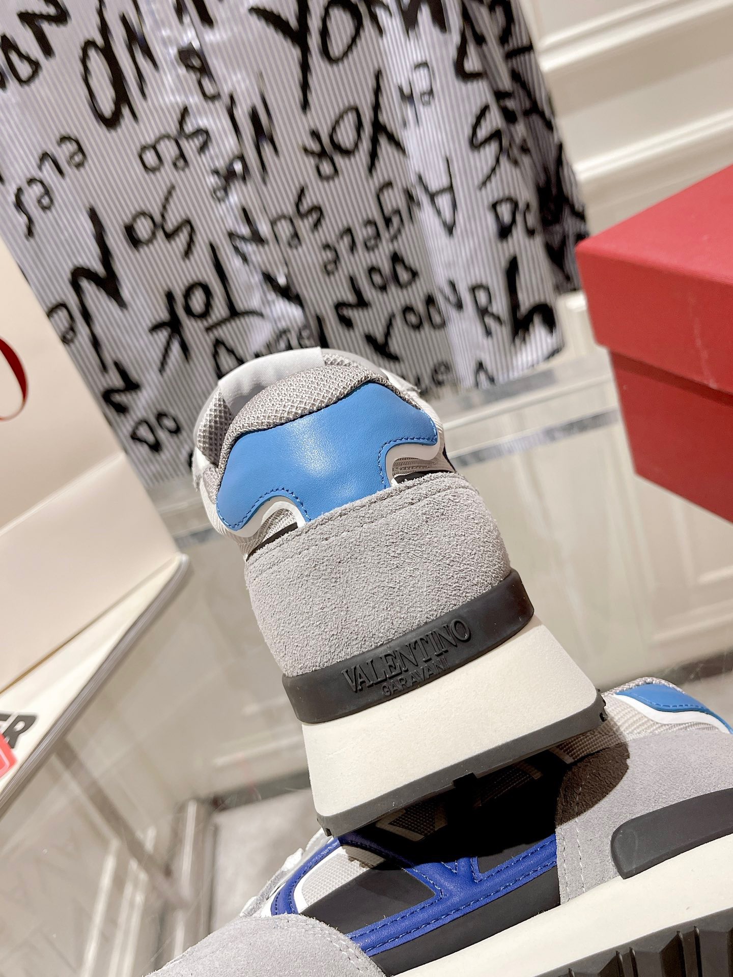 Valentino 2023 New Retro Couple Sneakers - Image 7