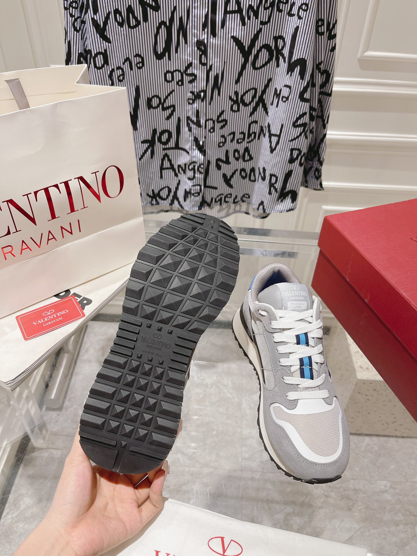 Valentino 2023 New Retro Couple Sneakers - Image 9
