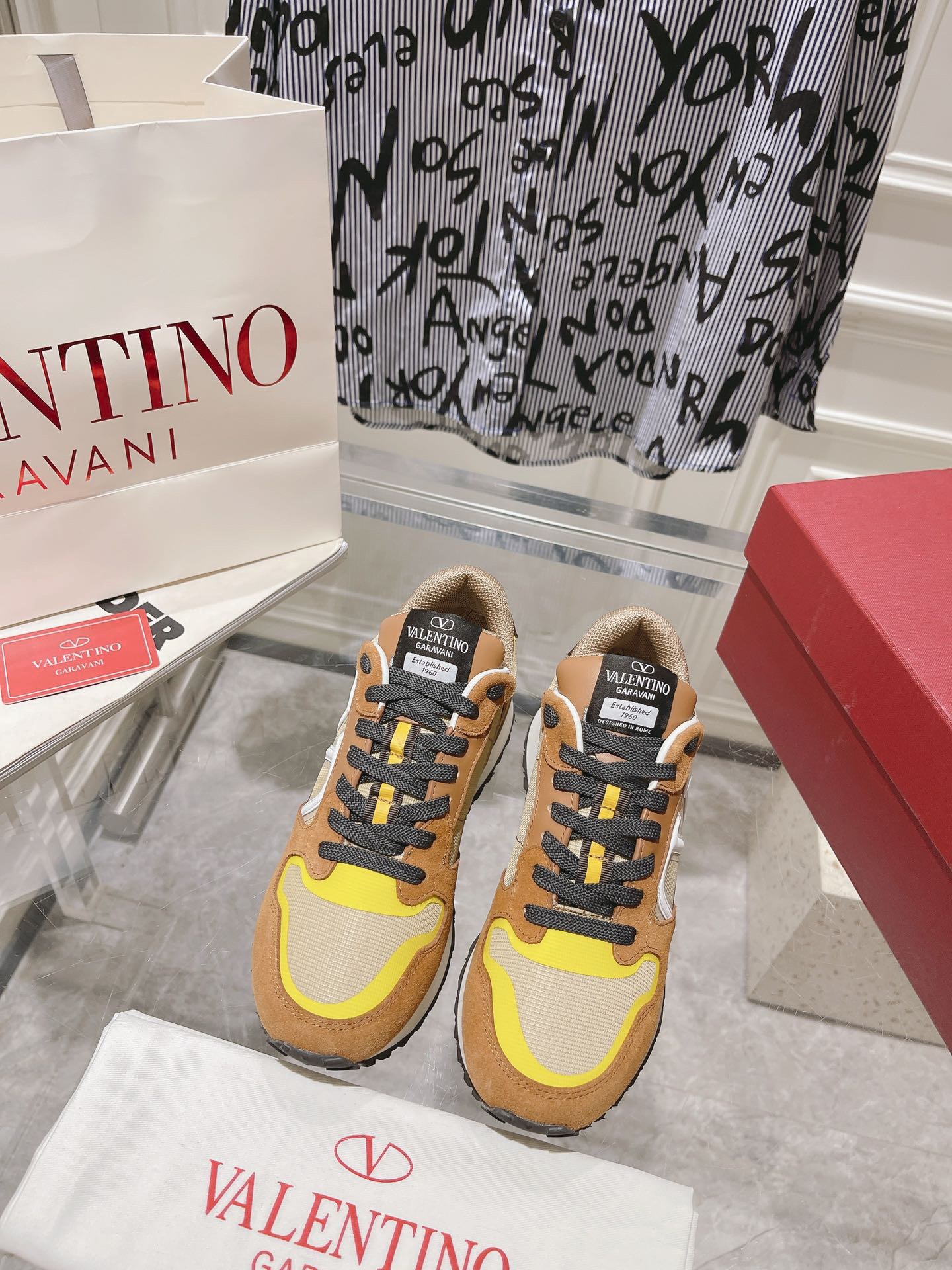 Valentino 2023 New Retro Couple Sneakers