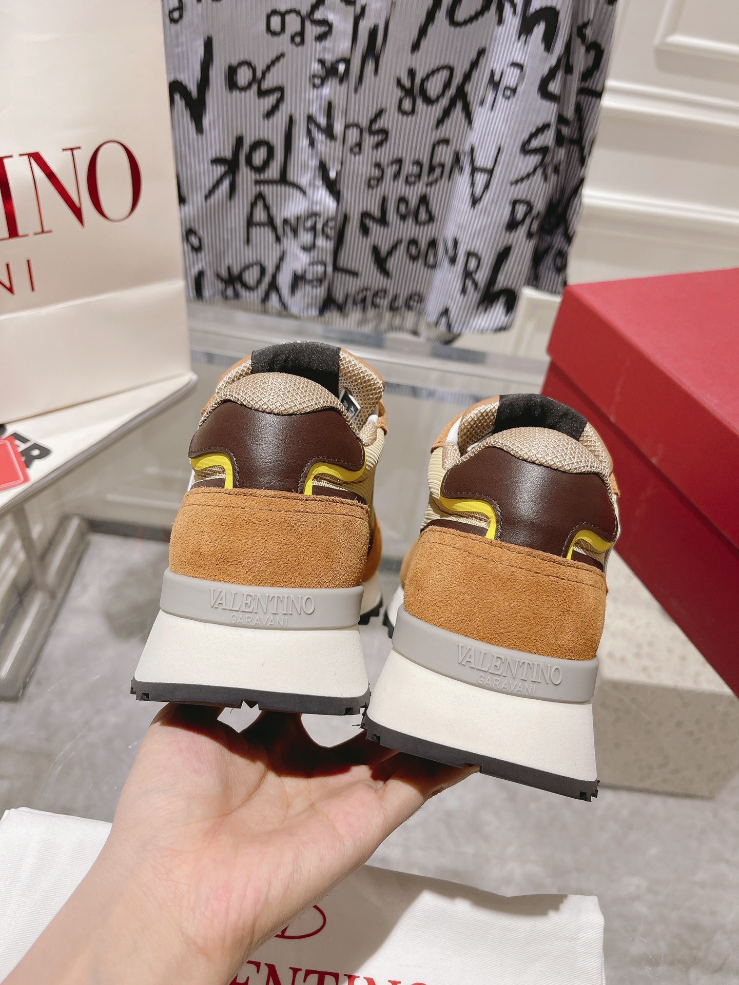 Valentino 2023 New Retro Couple Sneakers - Image 7