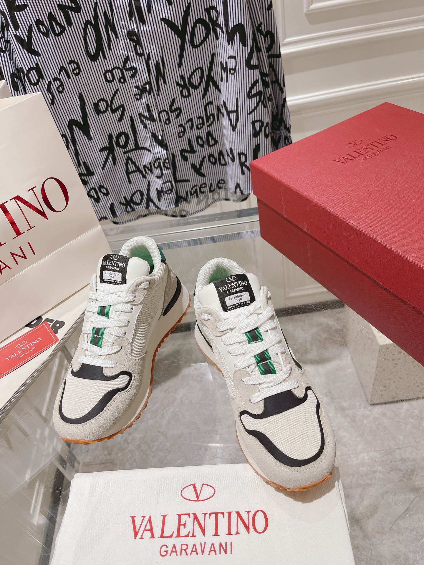Valentino 2023 New Retro Couple Sneakers - Image 3