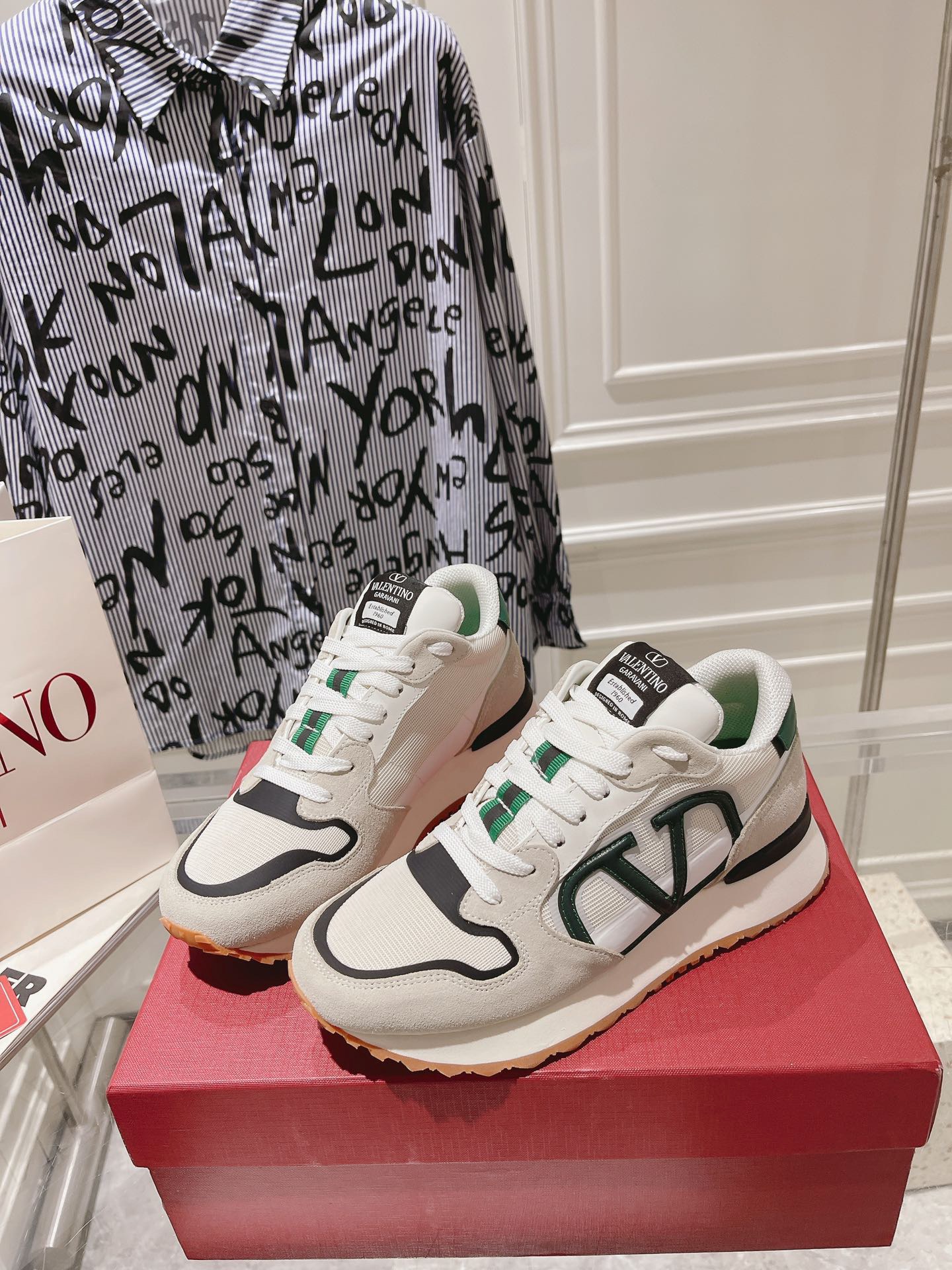 Valentino 2023 New Retro Couple Sneakers - Image 5