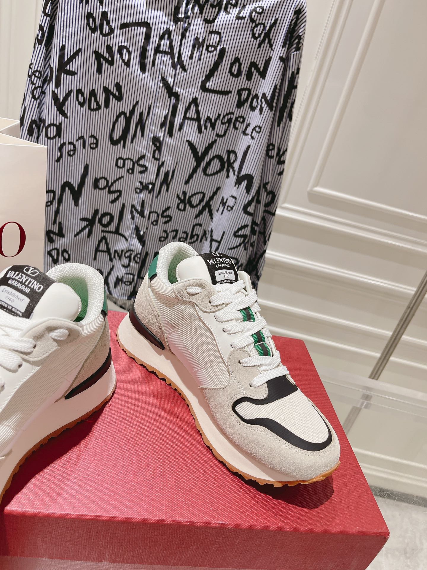 Valentino 2023 New Retro Couple Sneakers - Image 6