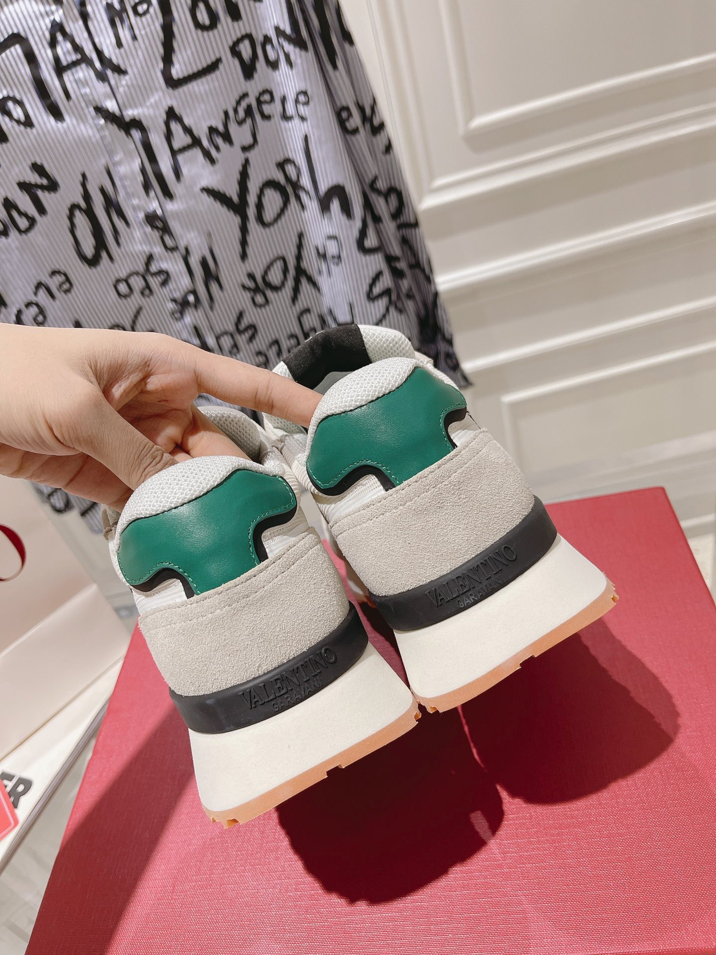 Valentino 2023 New Retro Couple Sneakers - Image 9