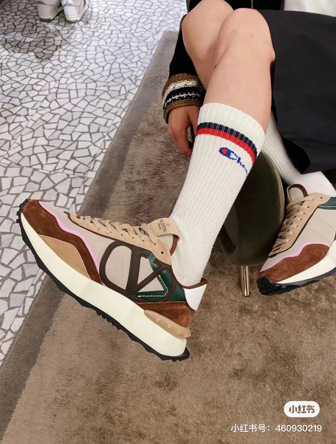 Valentino 2023 New Retro Couple Sneakers Collection - Image 4