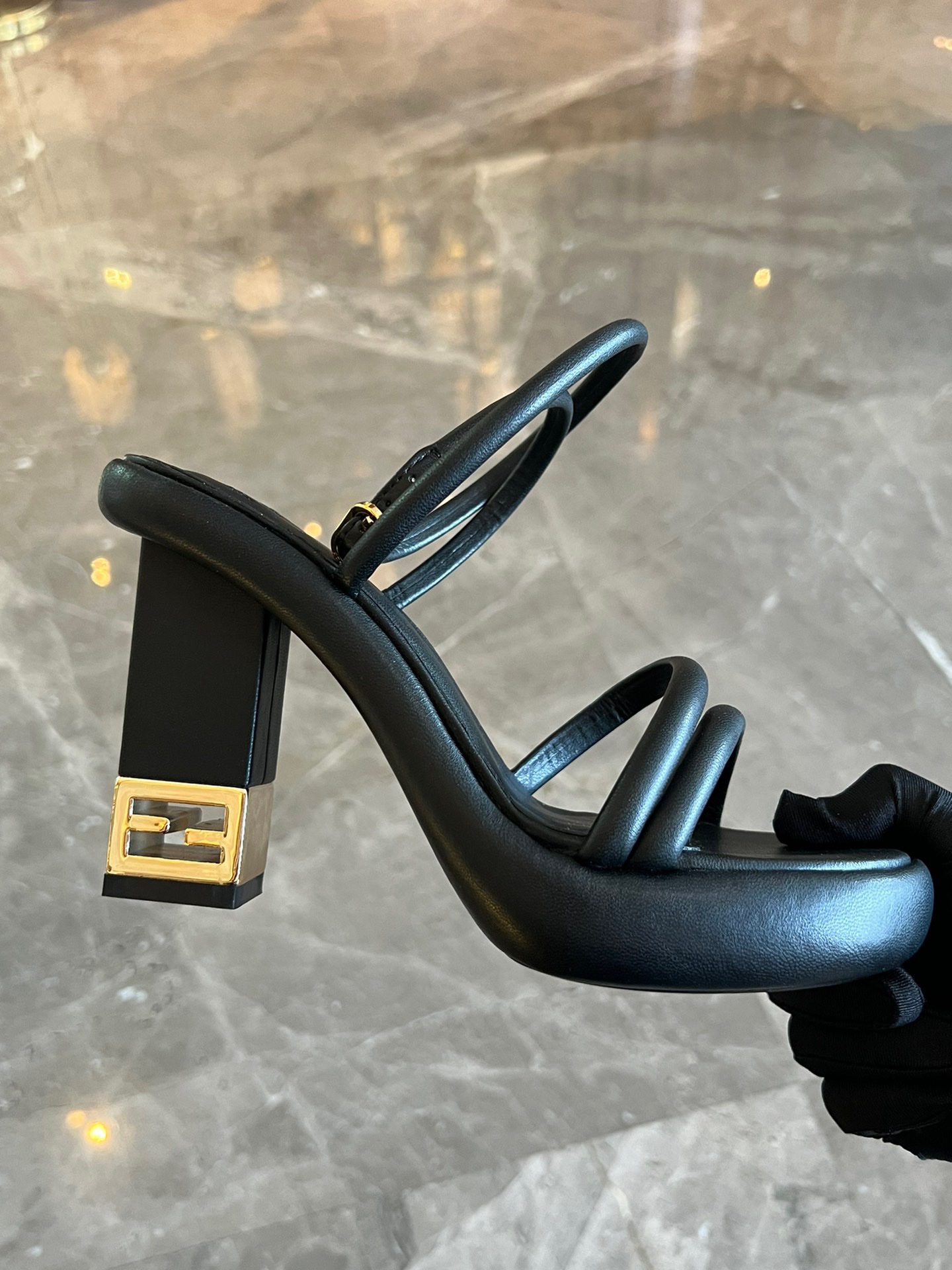 Fendi 2023 New Sandals