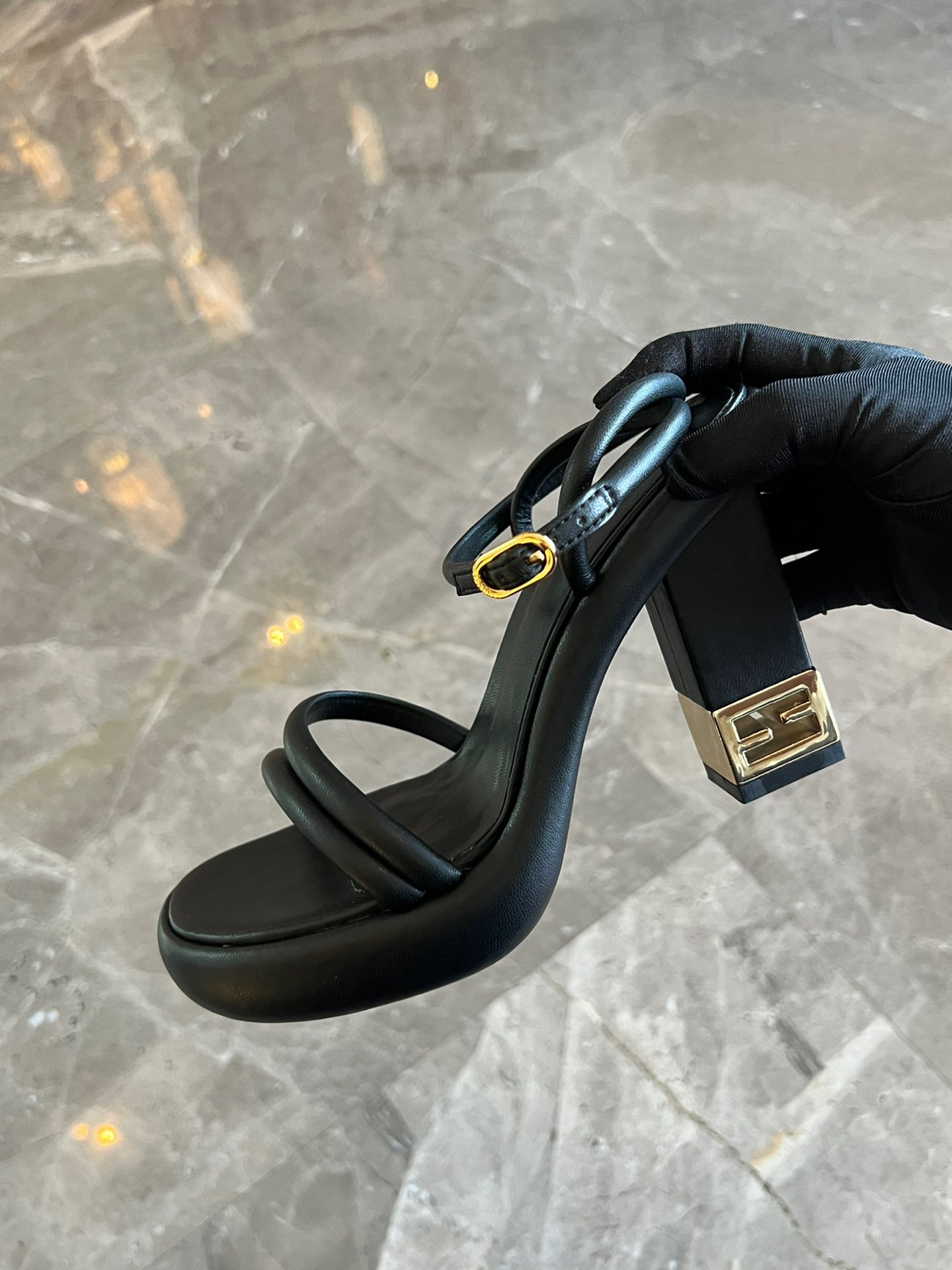 Fendi 2023 New Sandals - Image 9